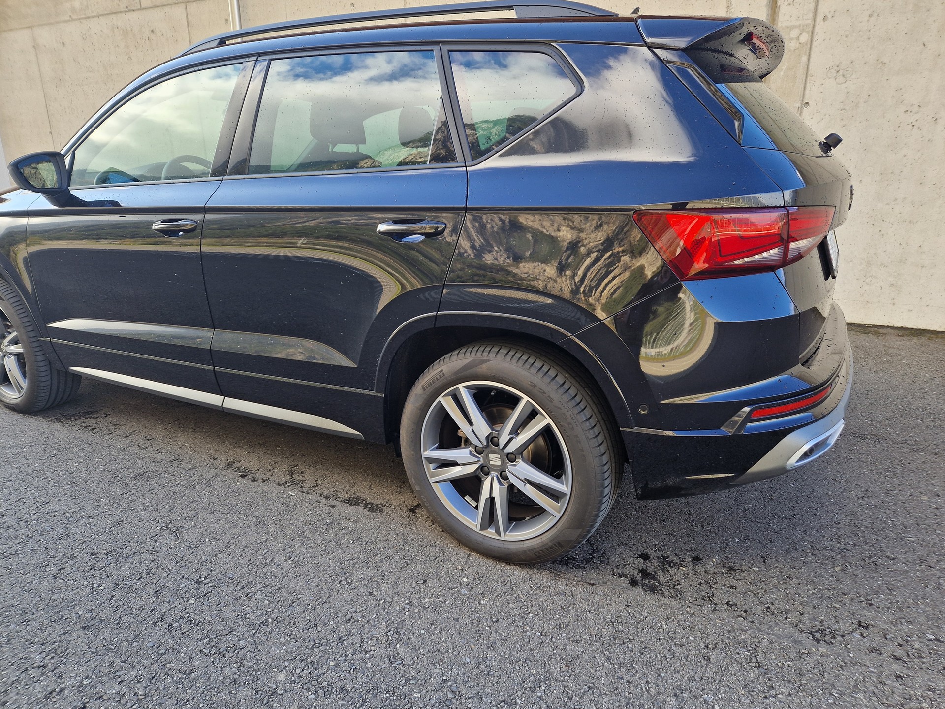 SEAT Ateca 2.0 TDI FR 4Drive DSG mit AHK-image-1