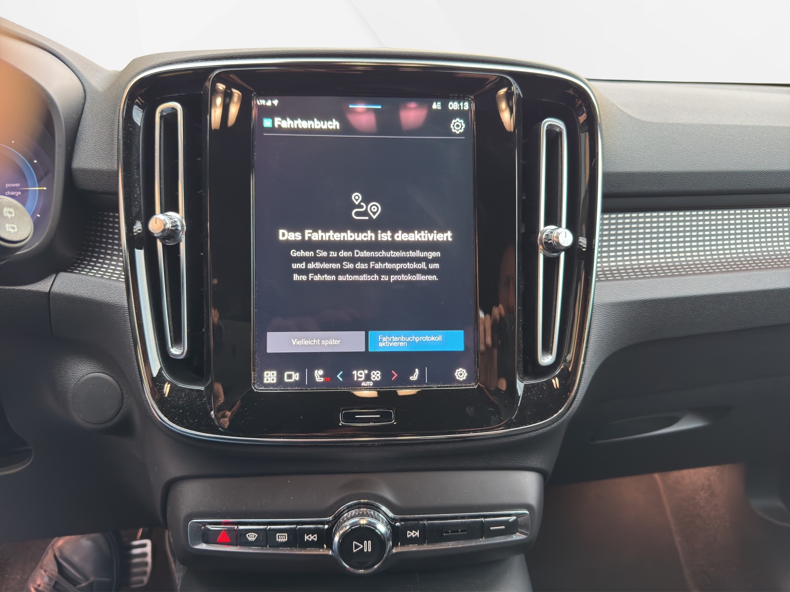 VOLVO XC40 Recharge P8 Twin AWD Pure Electric Plus-image-13