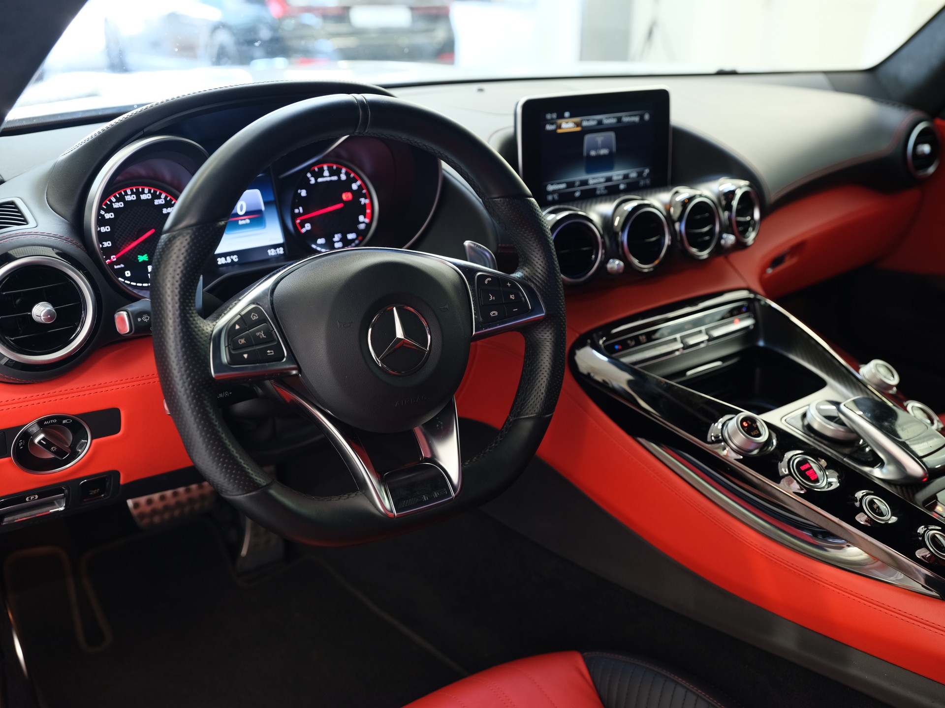 MERCEDES-BENZ AMG GT S Speedshift DCT-image-15