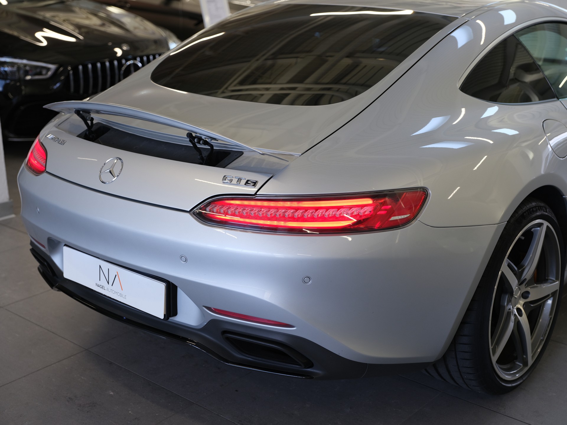 MERCEDES-BENZ AMG GT S Speedshift DCT-image-12