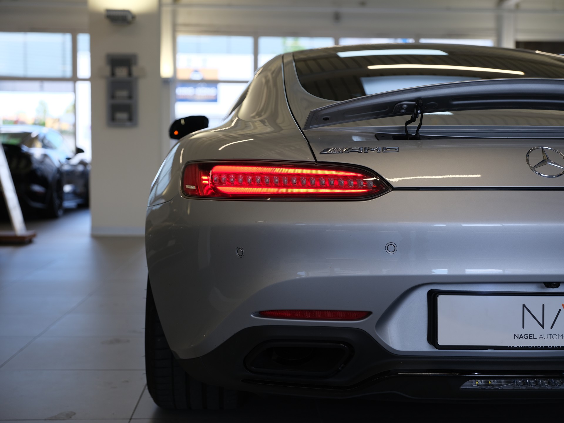 MERCEDES-BENZ AMG GT S Speedshift DCT-image-11