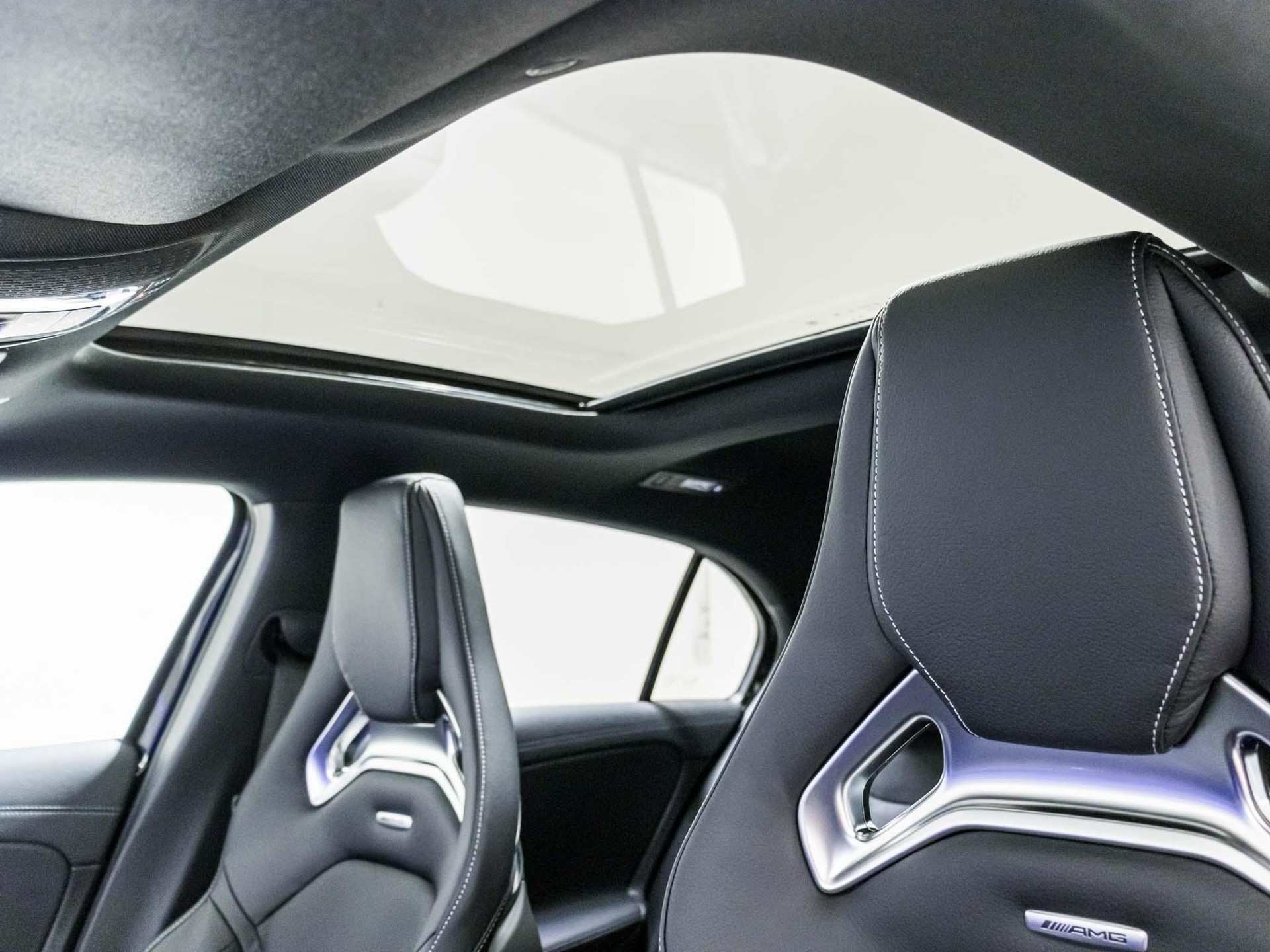 MERCEDES-BENZ A 35 AMG 4MATIC-image-8