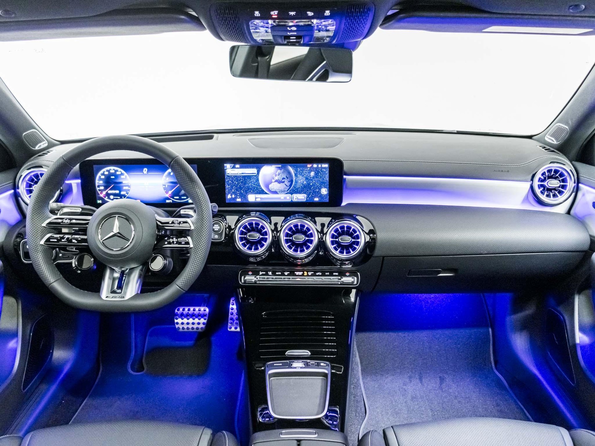 MERCEDES-BENZ A 35 AMG 4MATIC-image-10