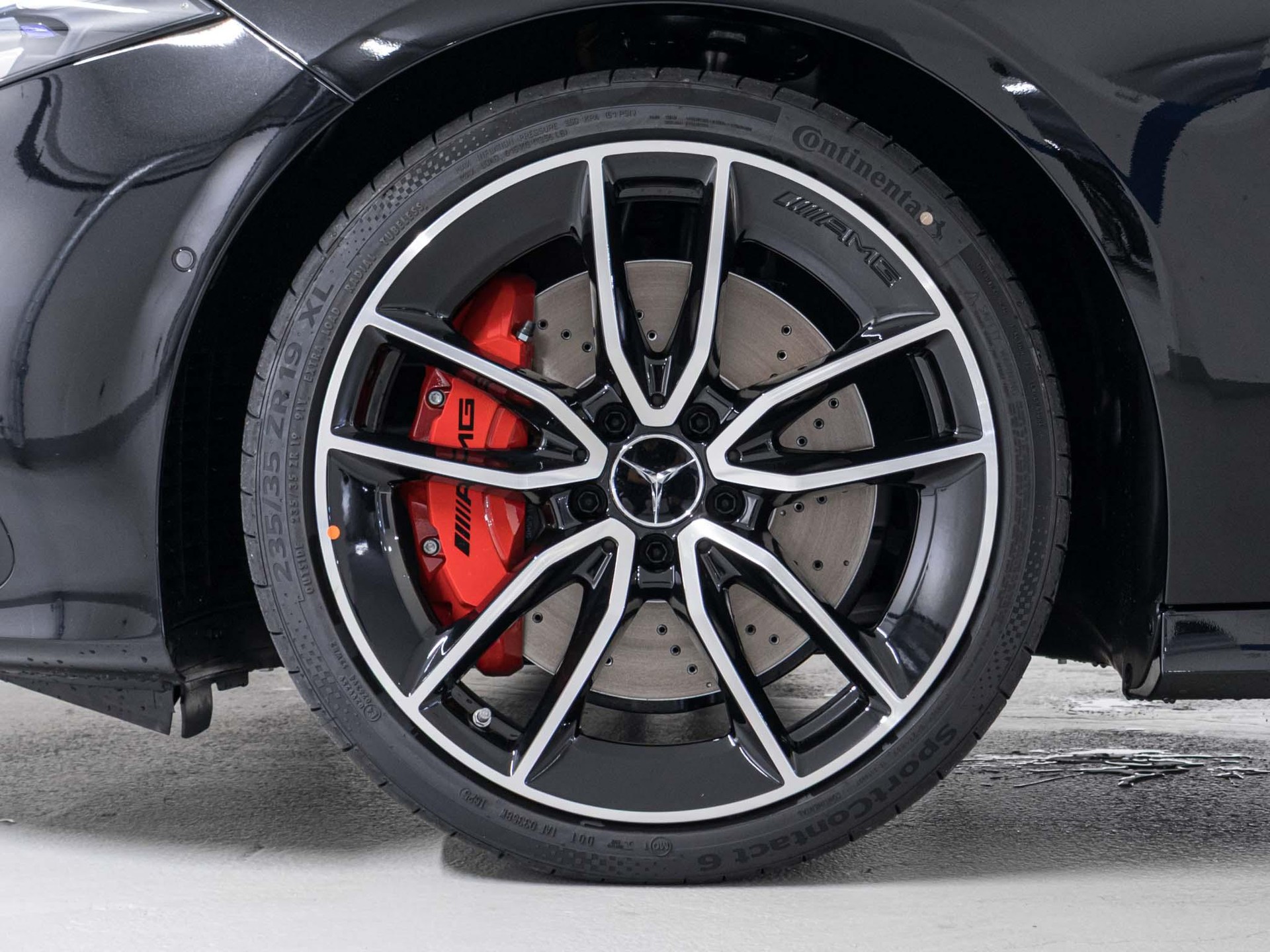 MERCEDES-BENZ A 35 AMG 4MATIC-image-13