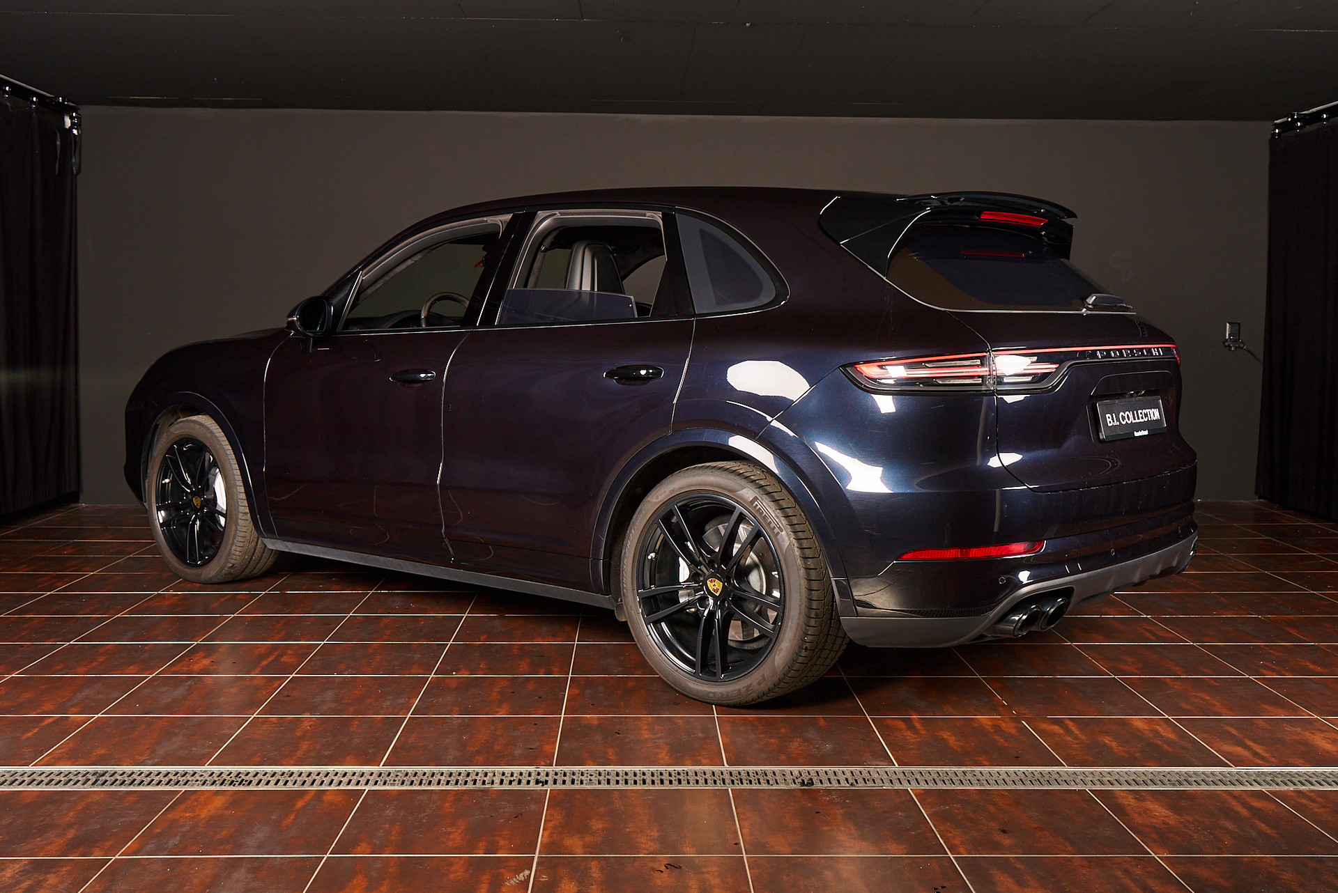 PORSCHE Cayenne Turbo-image-9