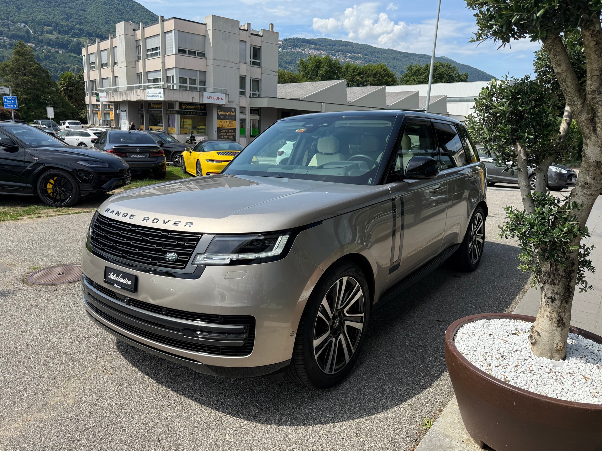 LAND ROVER Range Rover P550e Si6 PHEV HSE Automatic-image-5