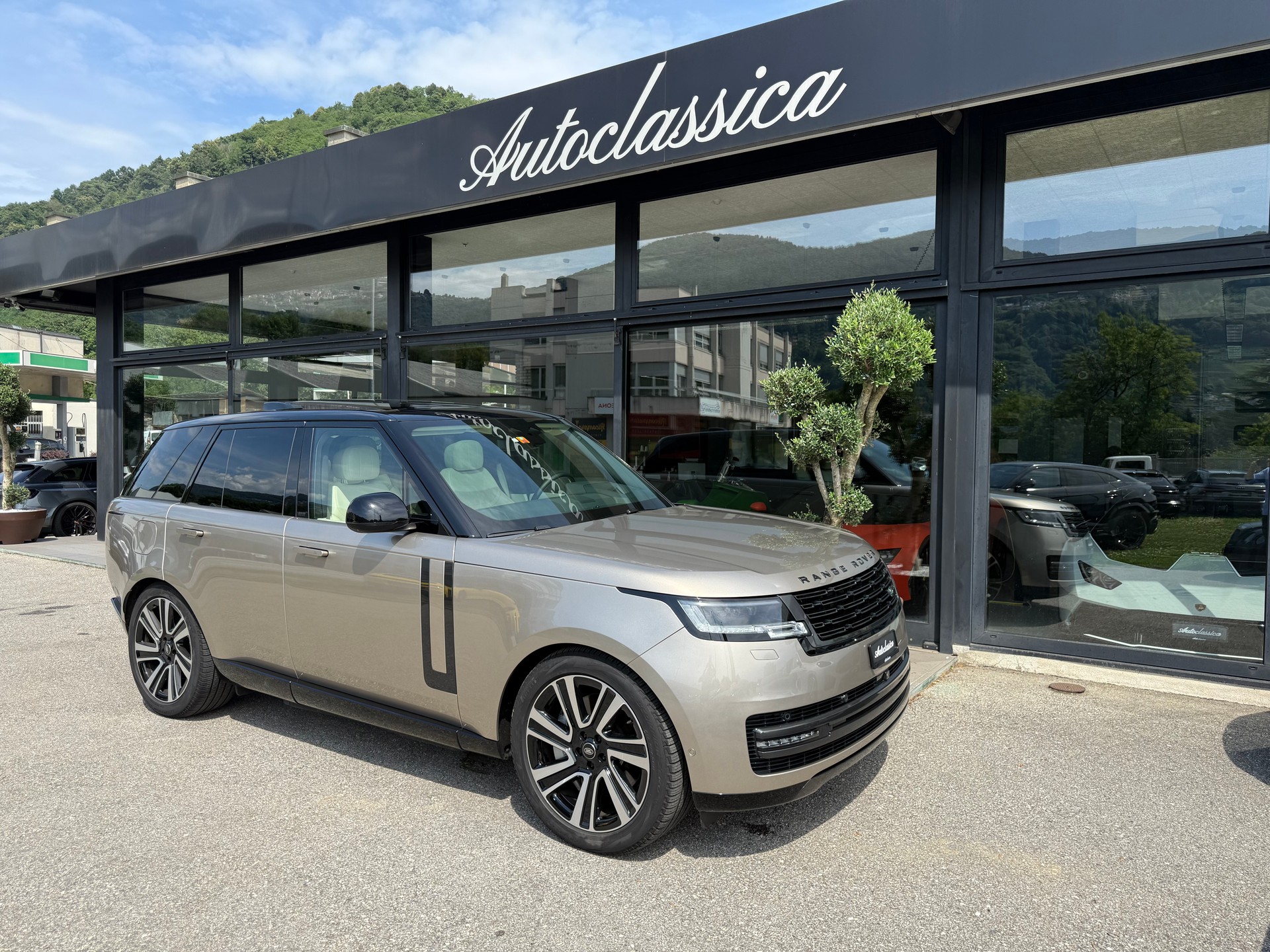 LAND ROVER Range Rover P550e Si6 PHEV HSE Automatic-image-4