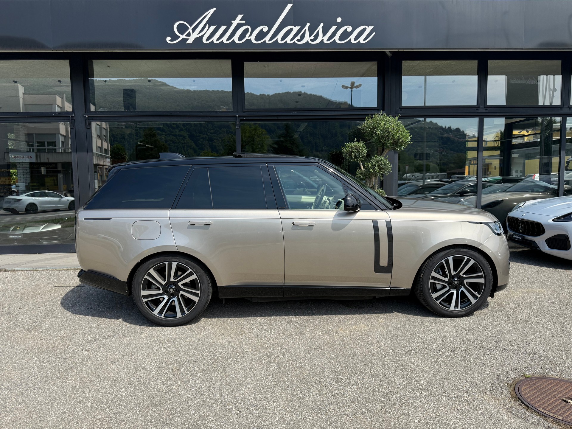 LAND ROVER Range Rover P550e Si6 PHEV HSE Automatic-image-3
