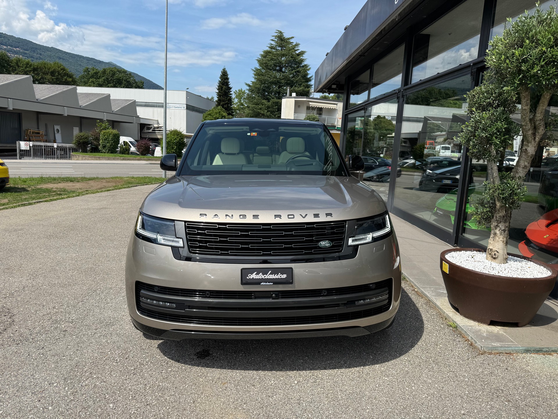 LAND ROVER Range Rover P550e Si6 PHEV HSE Automatic-image-1