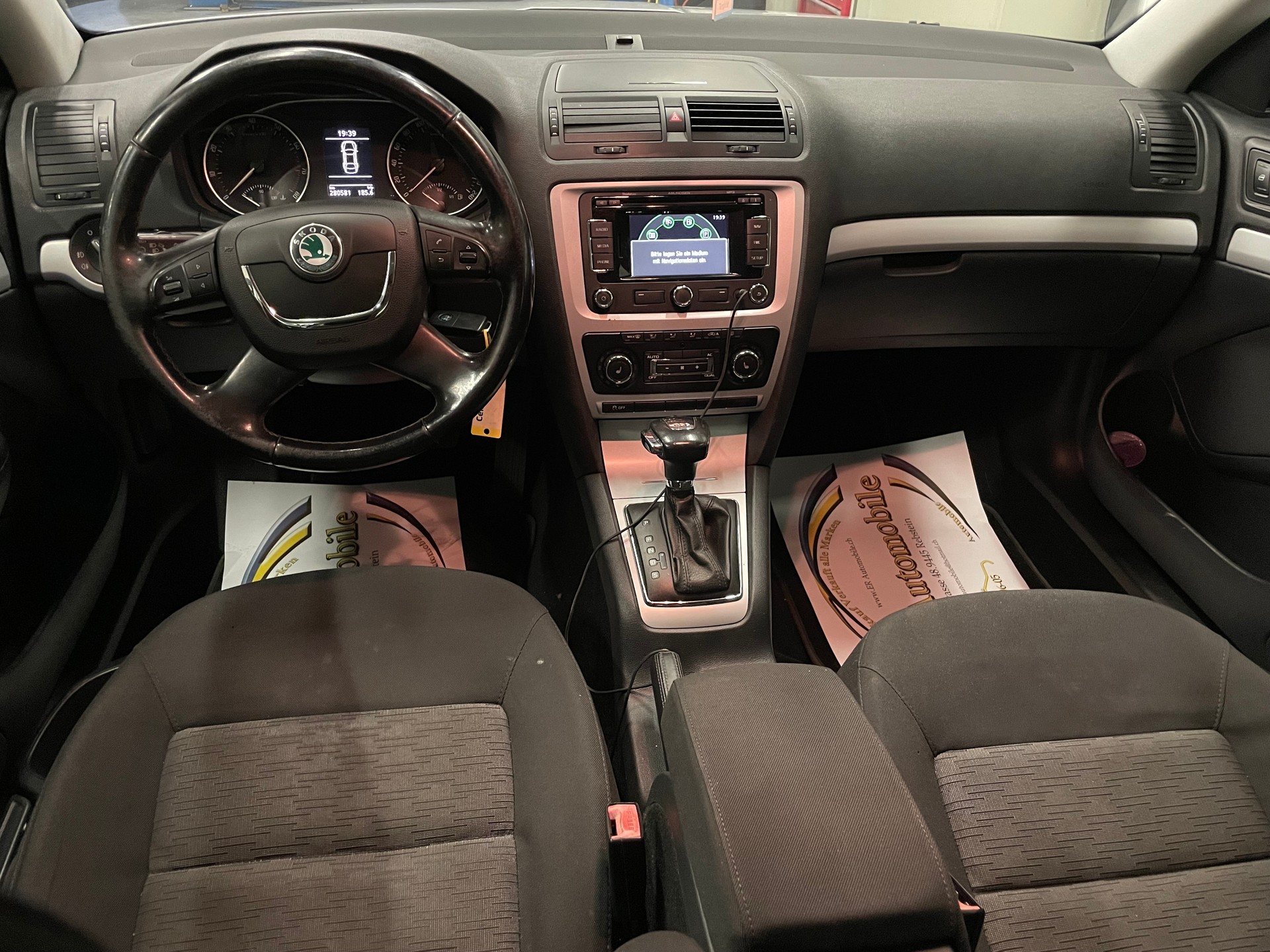 SKODA Octavia Combi 1.8 TSI Elegance DSG-image-7