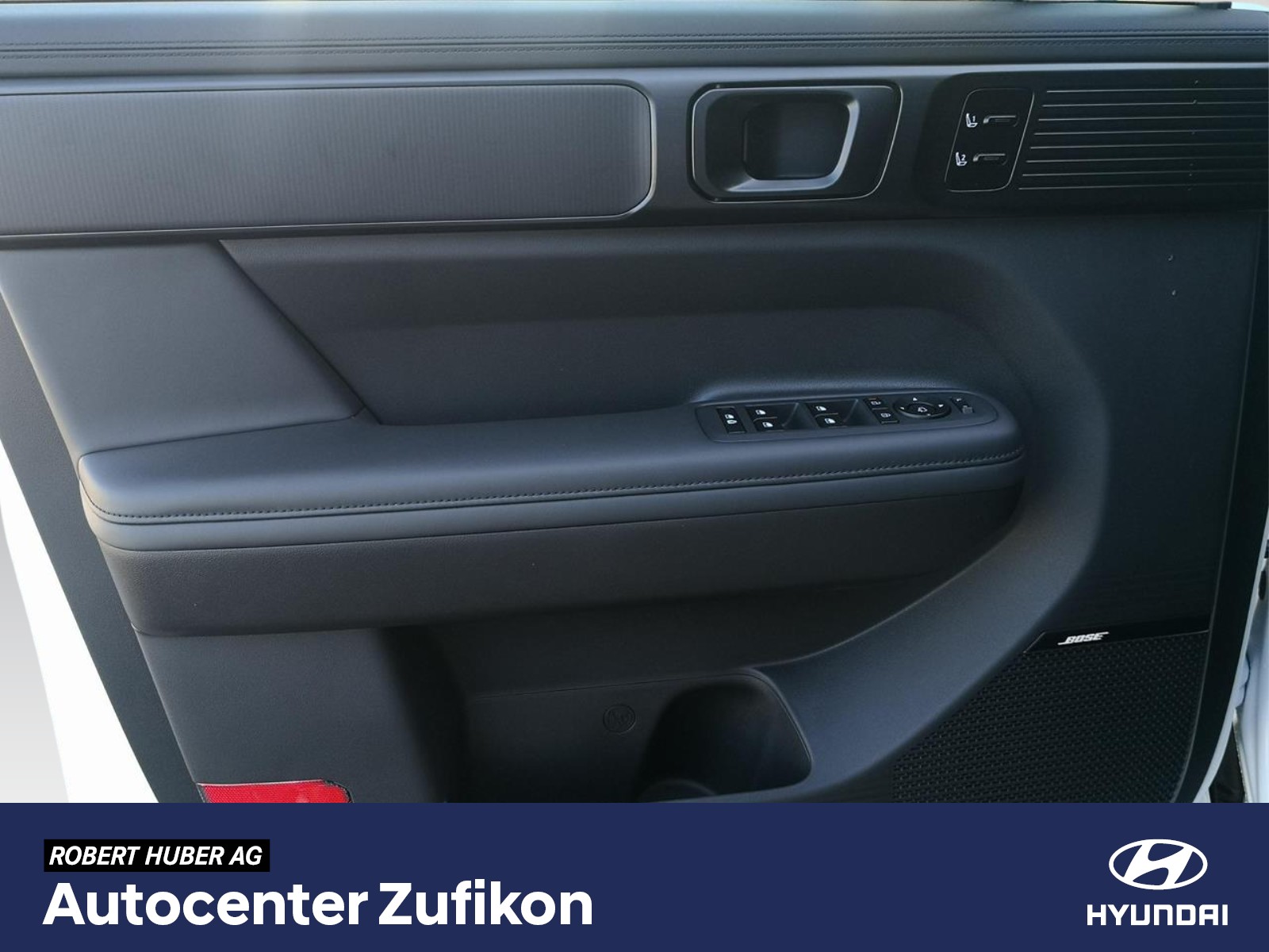 HYUNDAI Santa Fe 1.6 T-GDi HEV Calligraphy 4WD Automatic-image-13