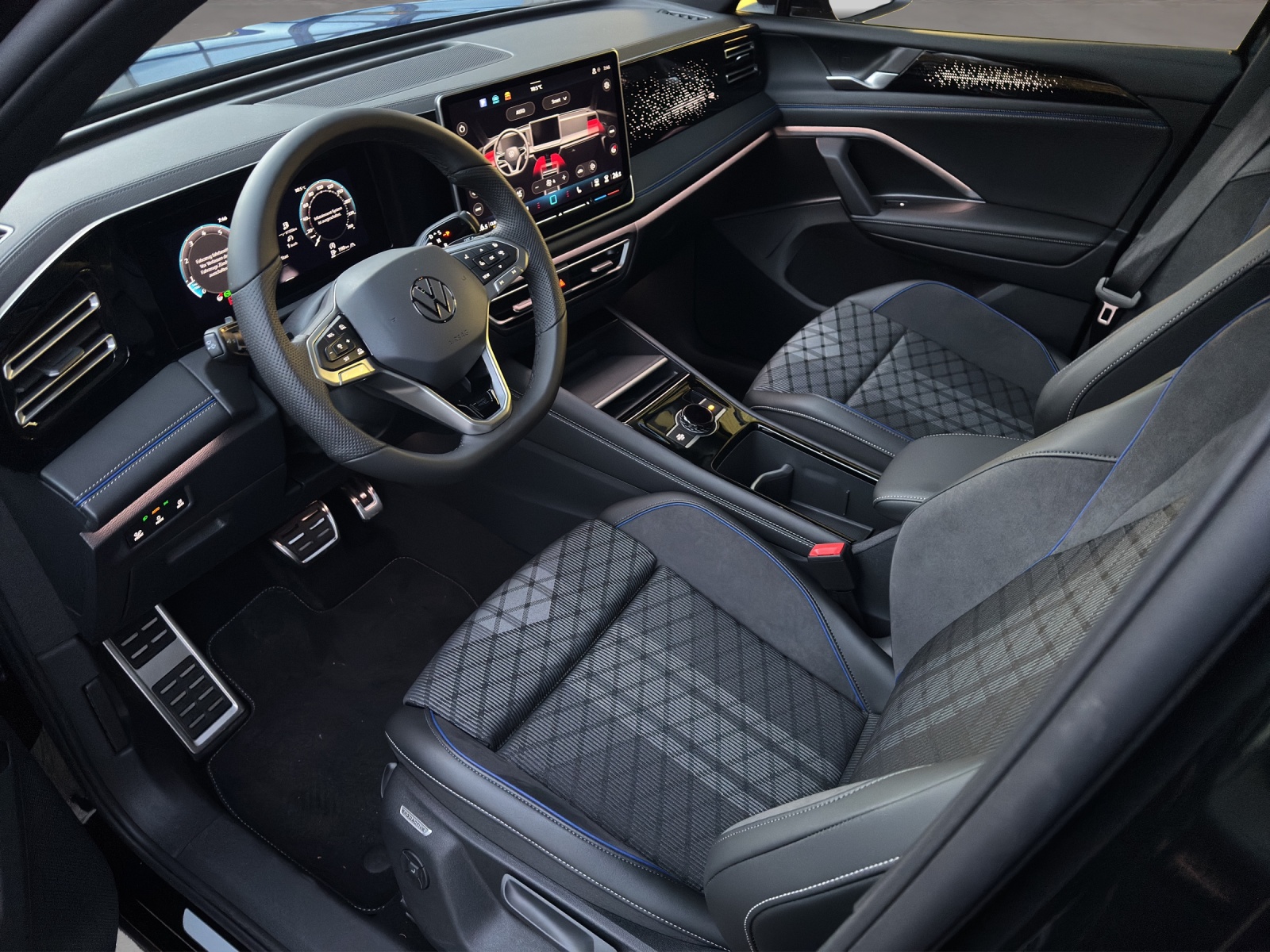 VW Tiguan 2.0 TSI DSG R-Line 4Motion-image-4