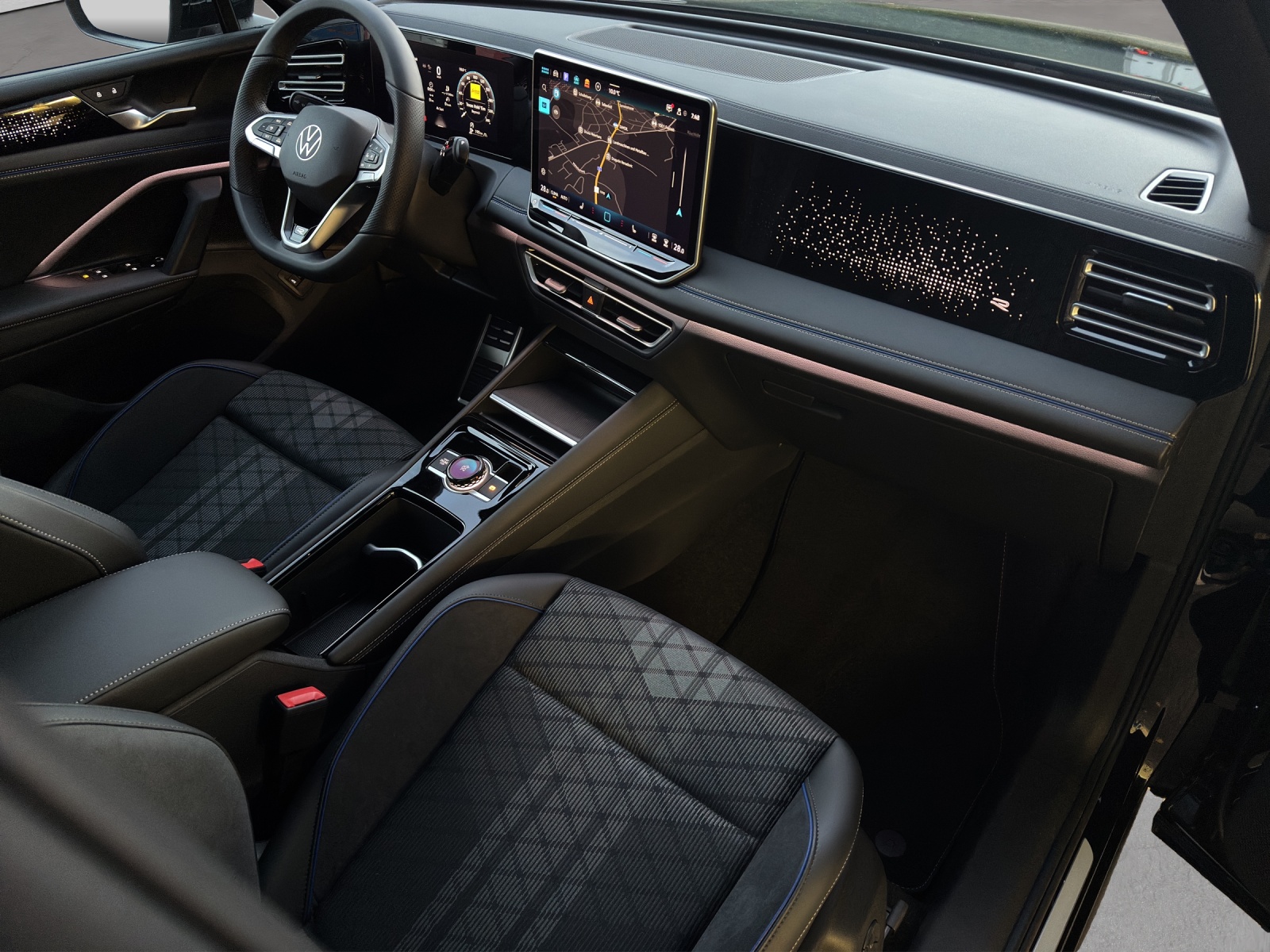 VW Tiguan 2.0 TSI DSG R-Line 4Motion-image-10