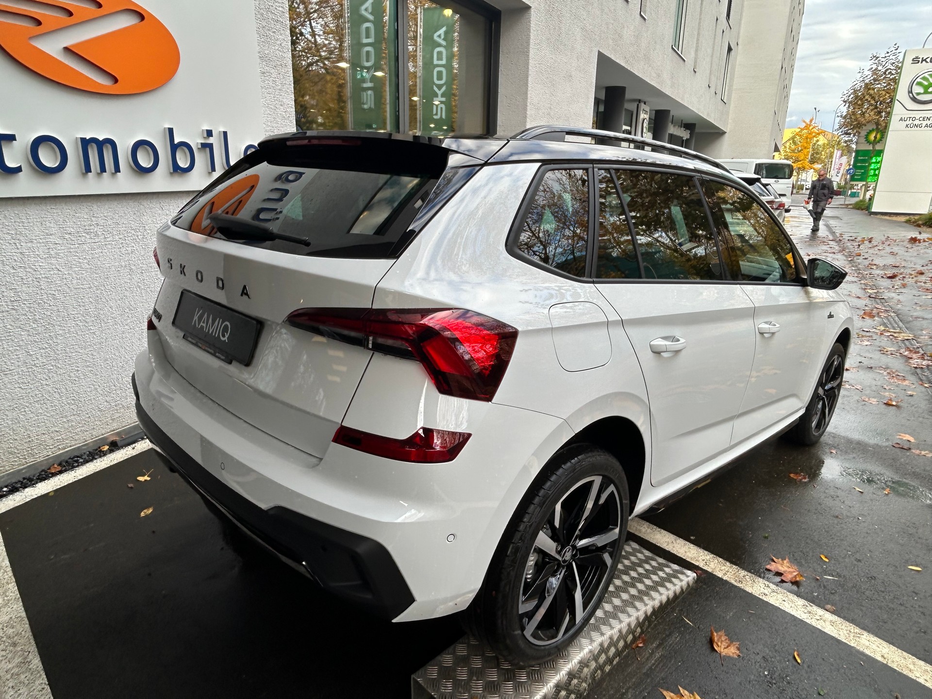 SKODA Kamiq 1.0 TSI Monte Carlo DSG-image-2