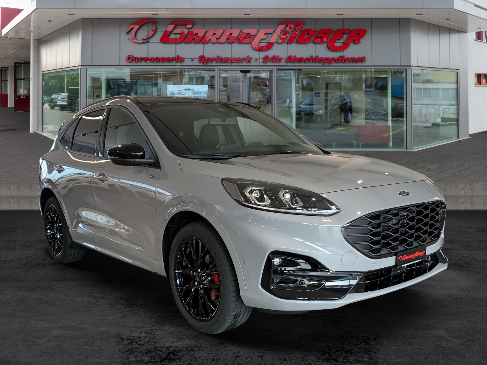 FORD Kuga 2.5 Plug-in Hybrid Graphite Tech Edition-image-2