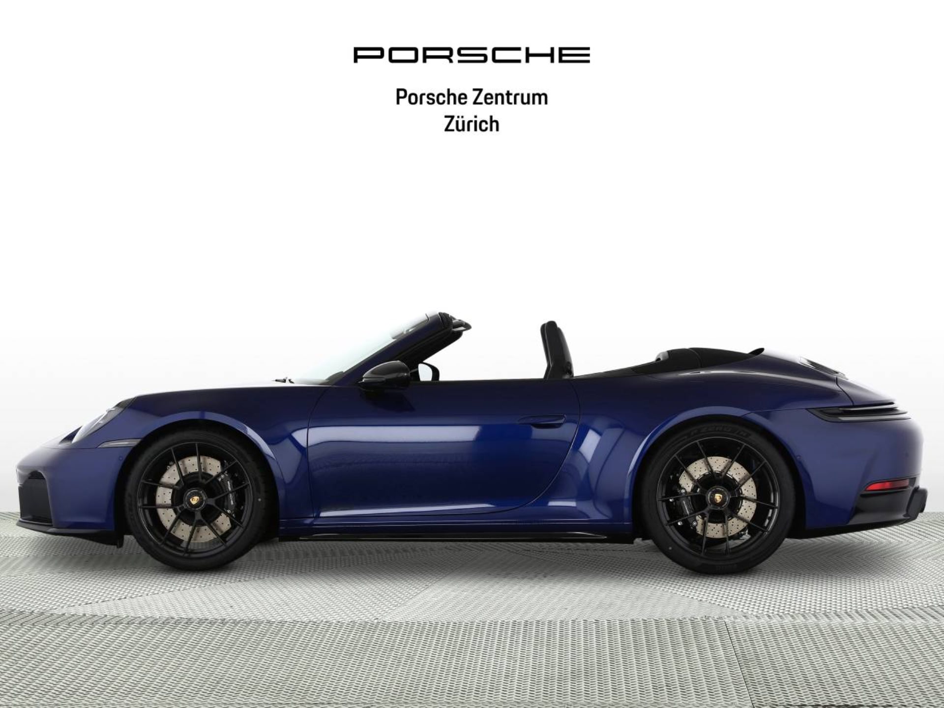 PORSCHE 911 Carrera 4 GTS Cabriolet-showroom-element-2
