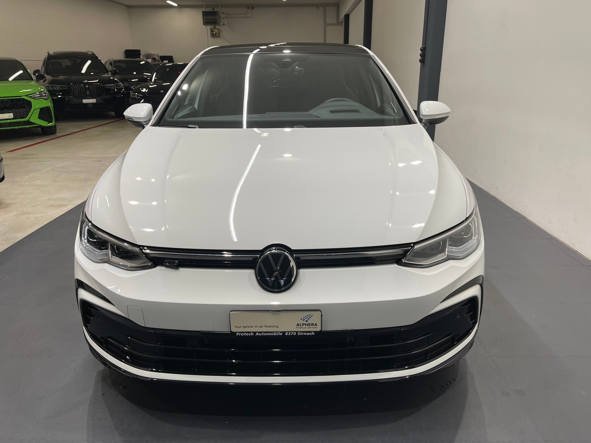 VW Golf 2.0 TDI R-Line DSG *PANO*AHK*H&K*KEYLESS*-image-1