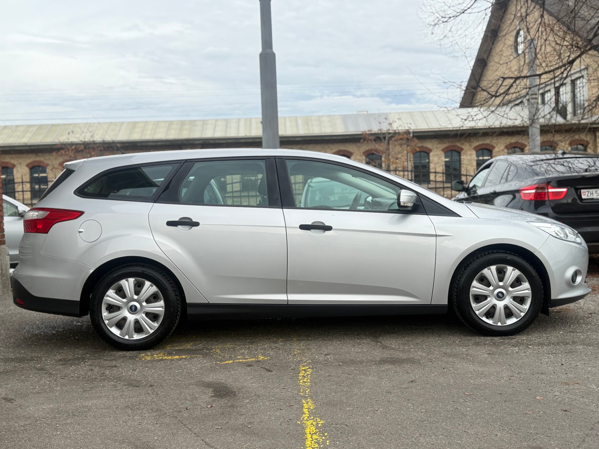 FORD Focus 1.6i VCT Ambiente-image-3