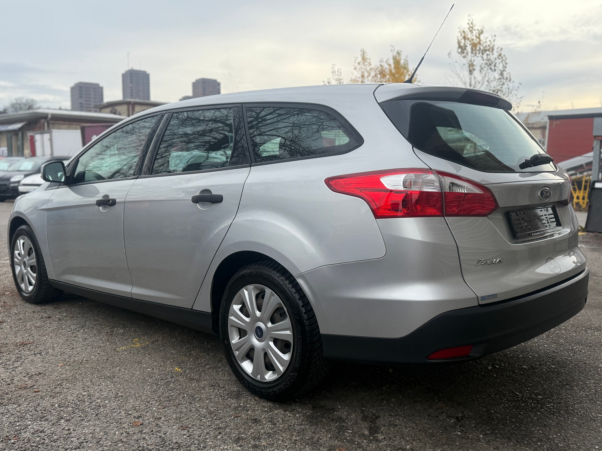 FORD Focus 1.6i VCT Ambiente-image-7