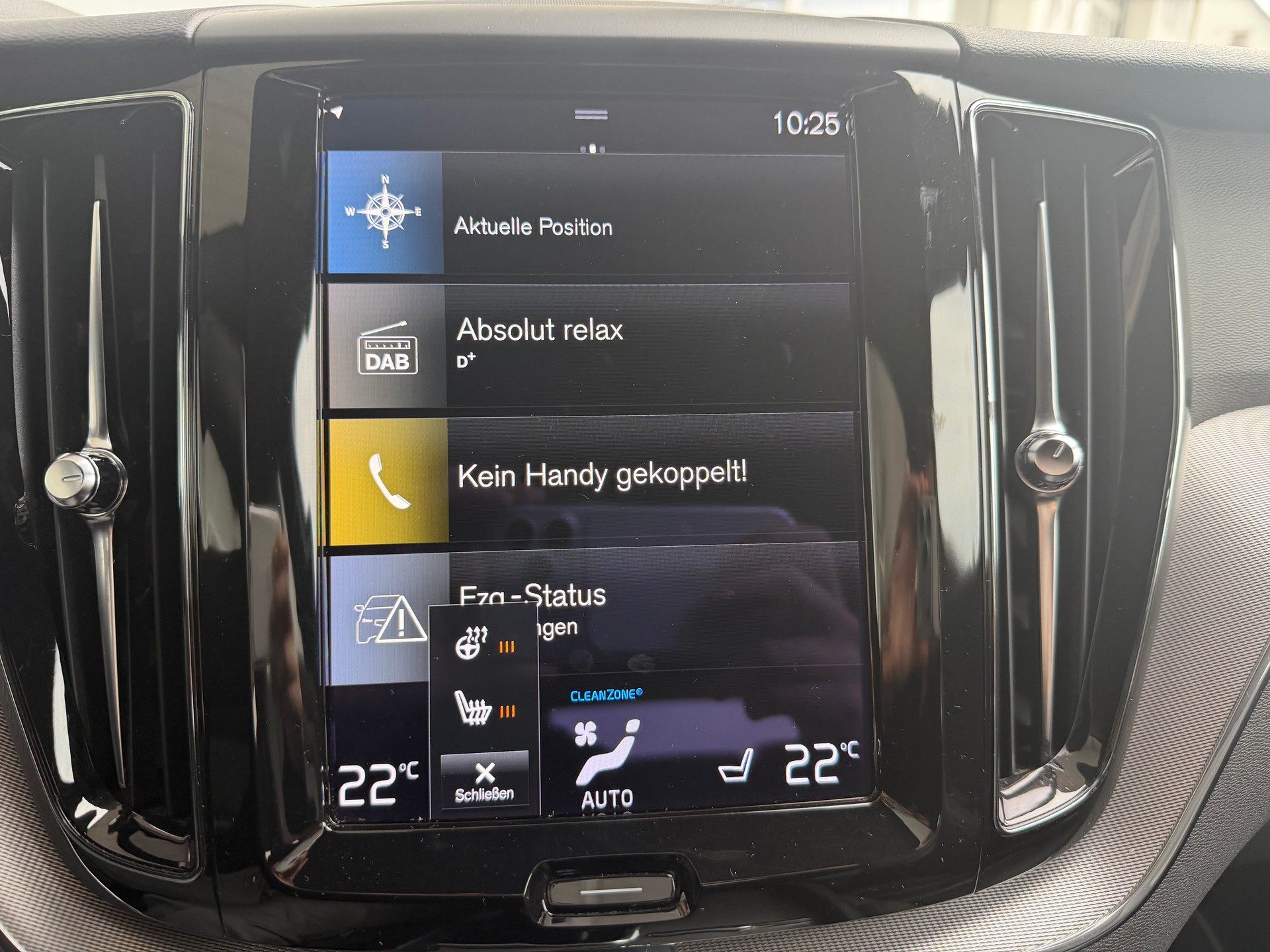 VOLVO XC60 B4 Diesel Mild Hybrid AWD R-Design Geartronic-image-16