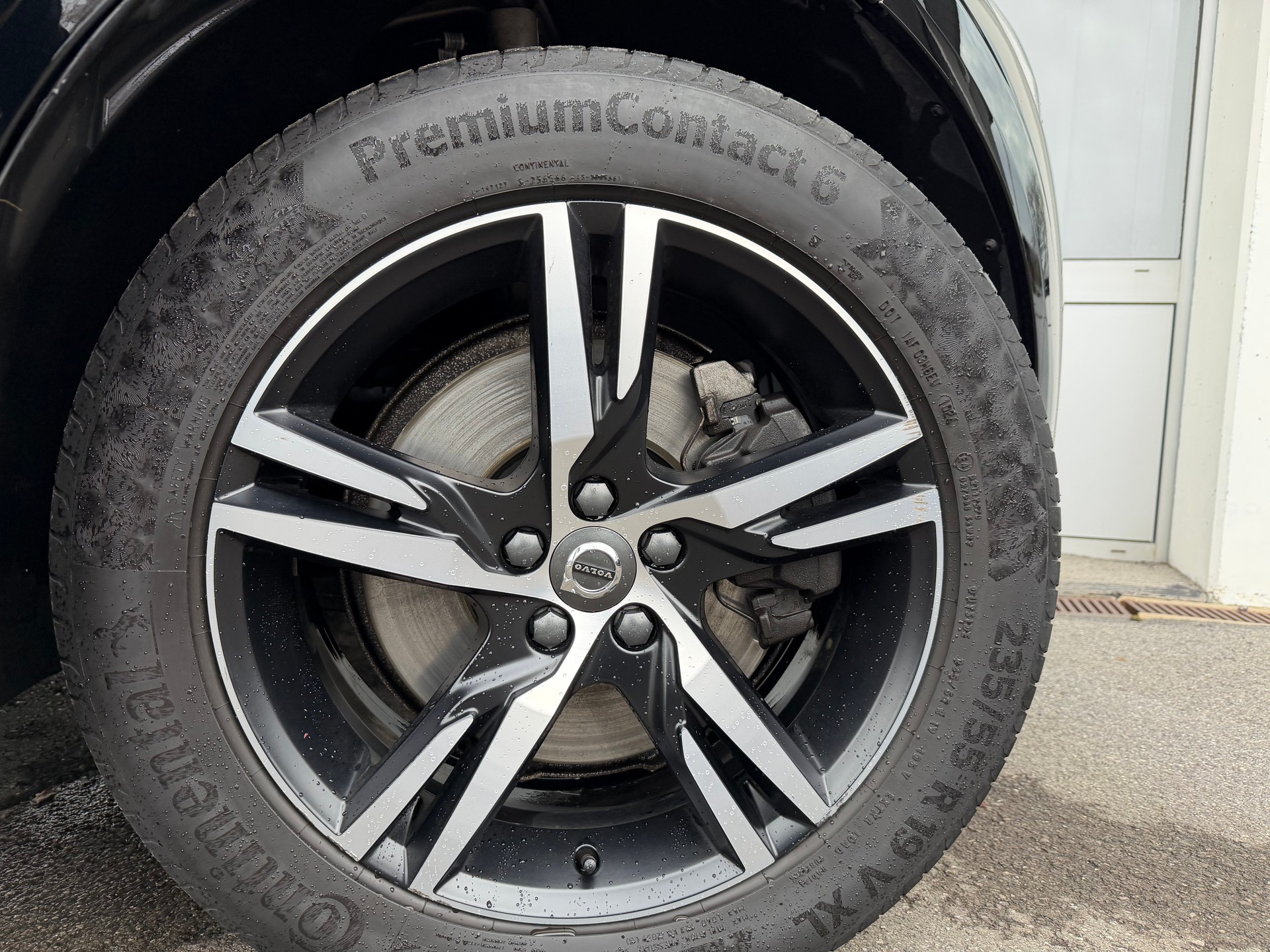 VOLVO XC60 B4 Diesel Mild Hybrid AWD R-Design Geartronic-image-8