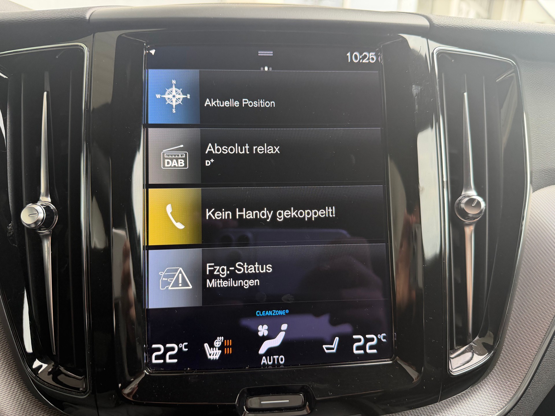VOLVO XC60 B4 Diesel Mild Hybrid AWD R-Design Geartronic-image-13