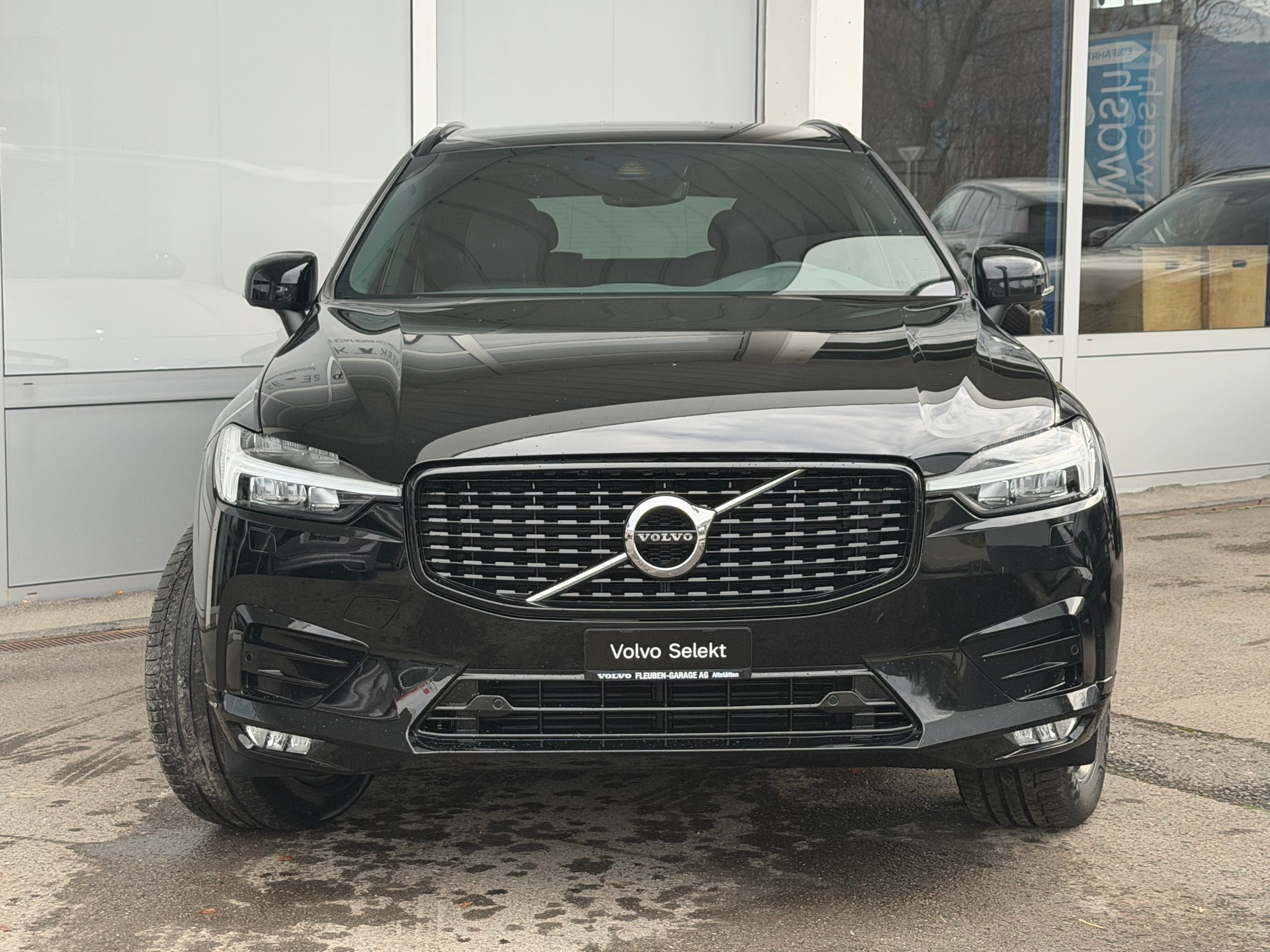 VOLVO XC60 B4 Diesel Mild Hybrid AWD R-Design Geartronic-image-23