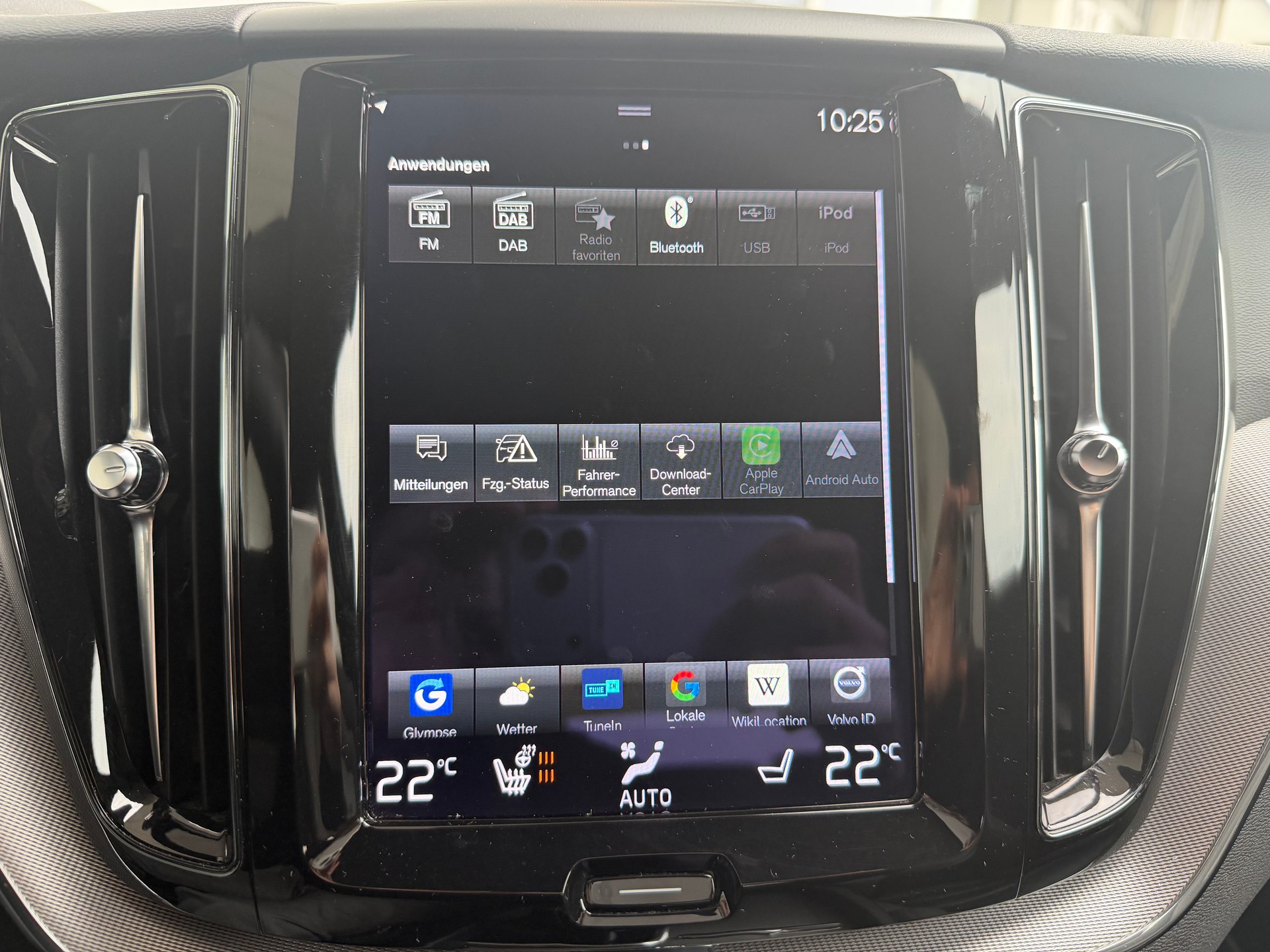 VOLVO XC60 B4 Diesel Mild Hybrid AWD R-Design Geartronic-image-14