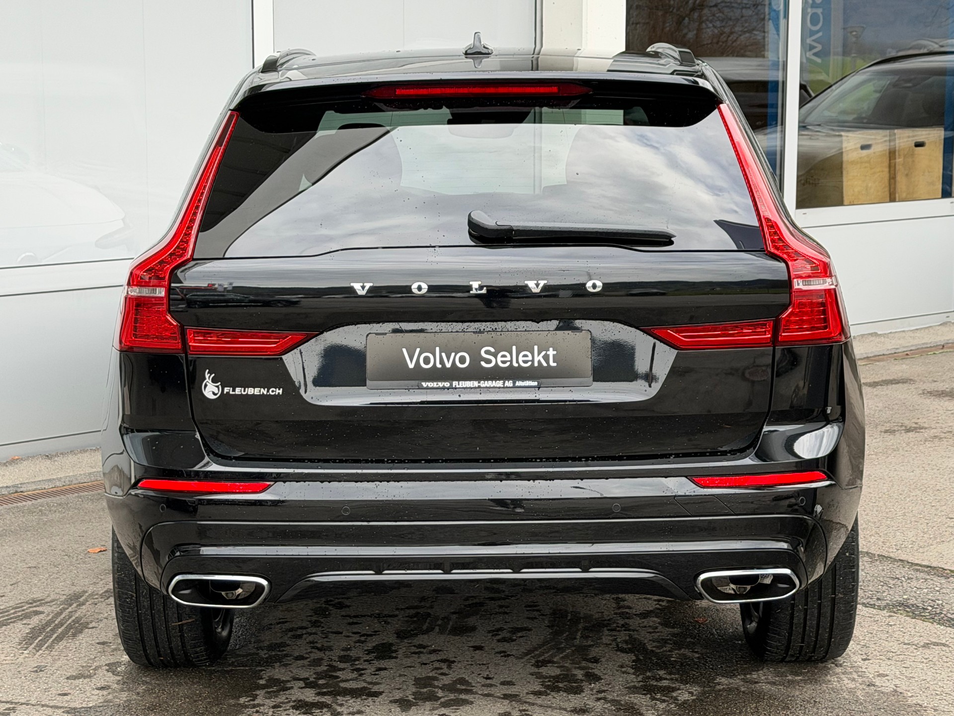 VOLVO XC60 B4 Diesel Mild Hybrid AWD R-Design Geartronic-image-22