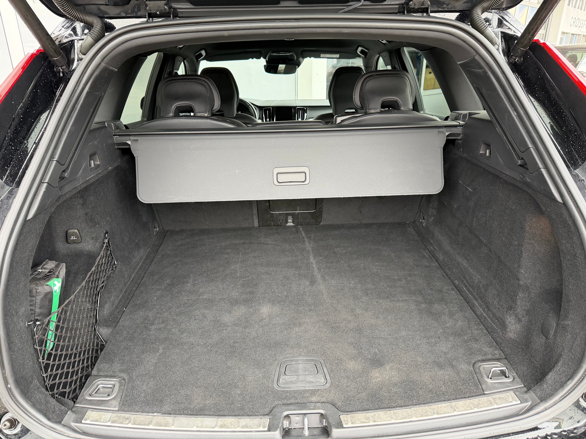 VOLVO XC60 B4 Diesel Mild Hybrid AWD R-Design Geartronic-image-20