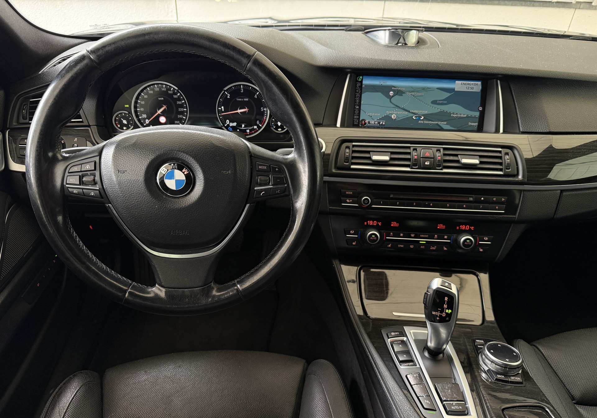 BMW 535d Touring xDrive Steptronic-image-14