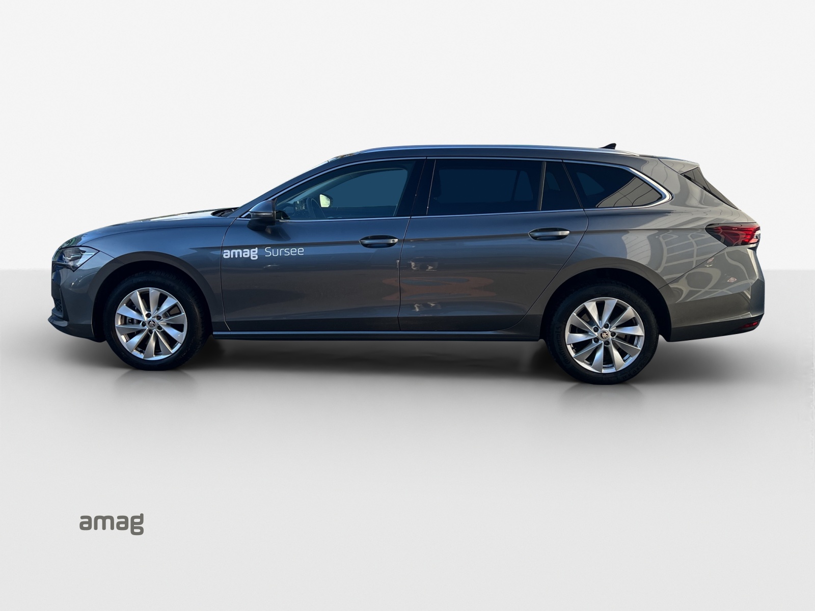 SKODA Superb Combi 2.0 TDi Selection 4x4 DSG-image-1