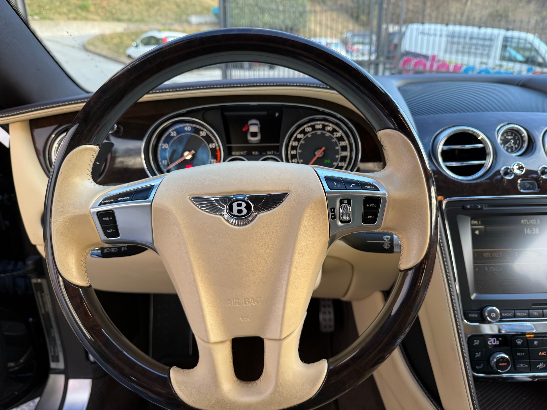 BENTLEY Continental GT 6.0 W12-image-10
