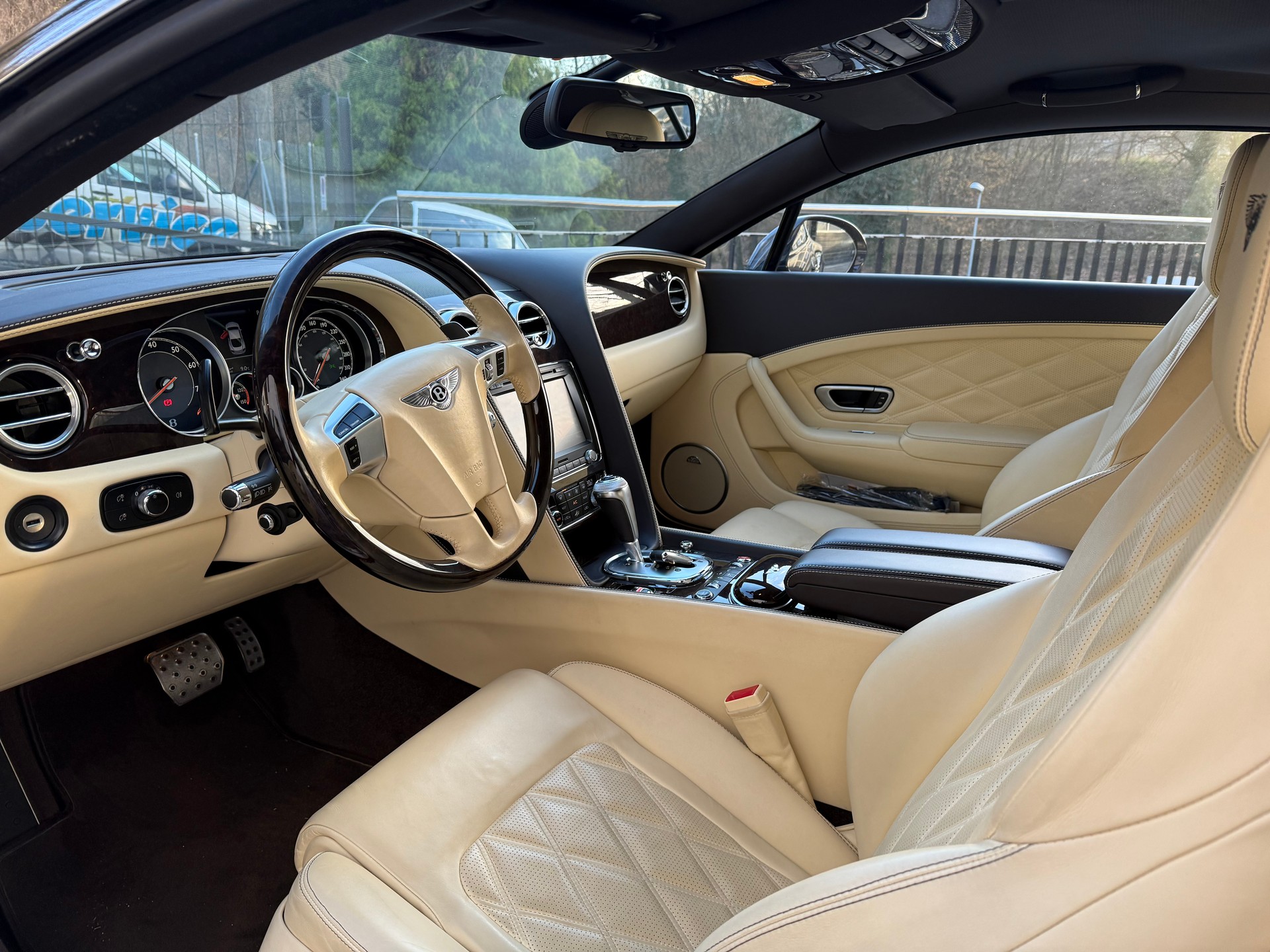 BENTLEY Continental GT 6.0 W12-image-7