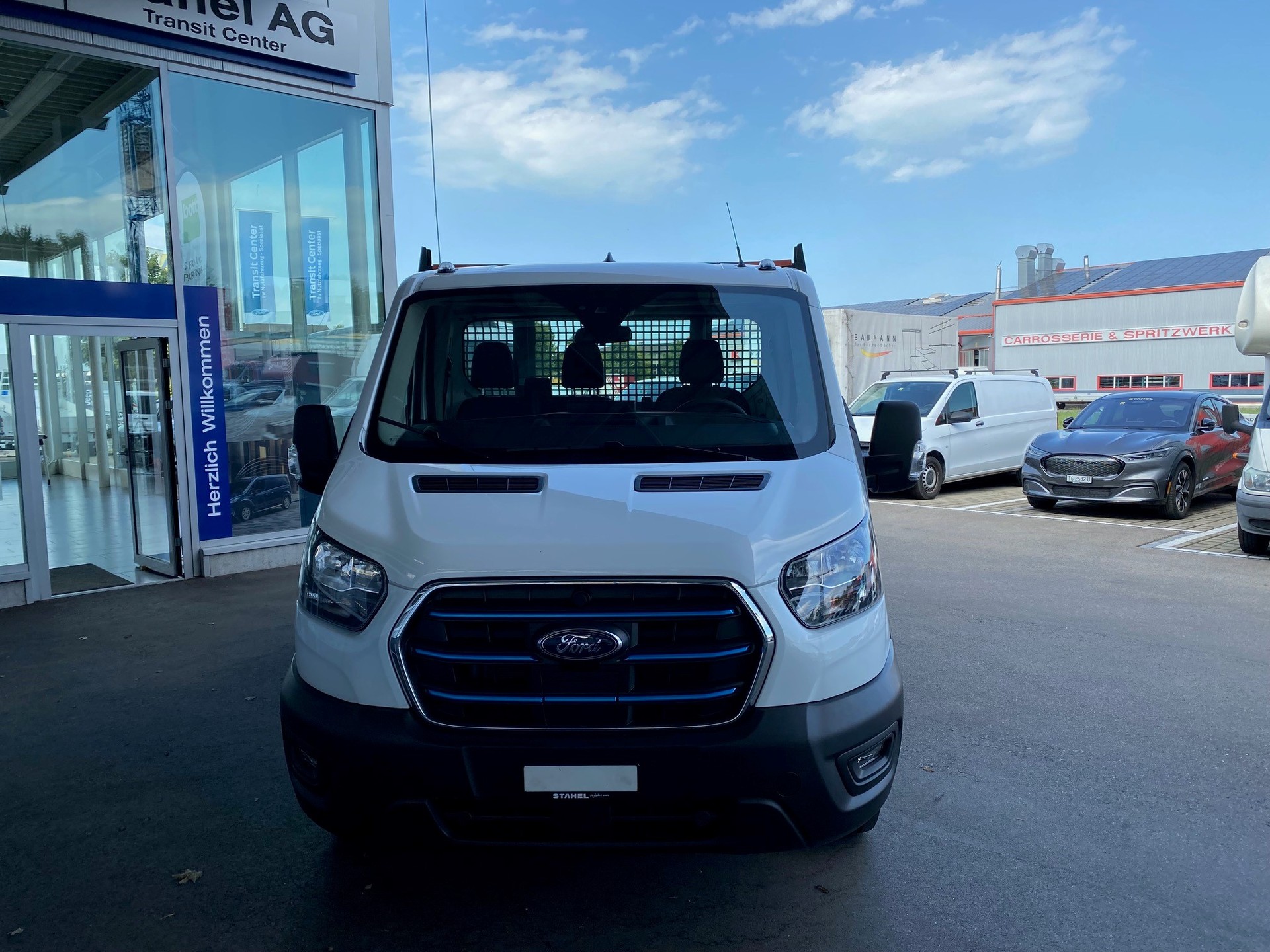 FORD E-Transit Kab.-Ch. 350 L3 67kWh Trend-image-2