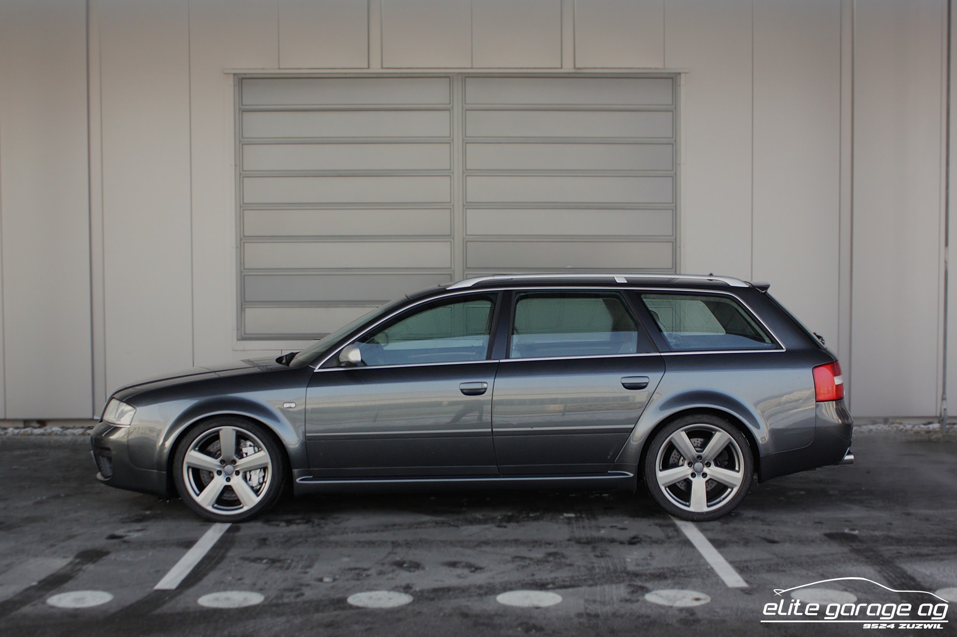 AUDI RS6 Avant QUATTRO SPORTEC 528 PS-image-1