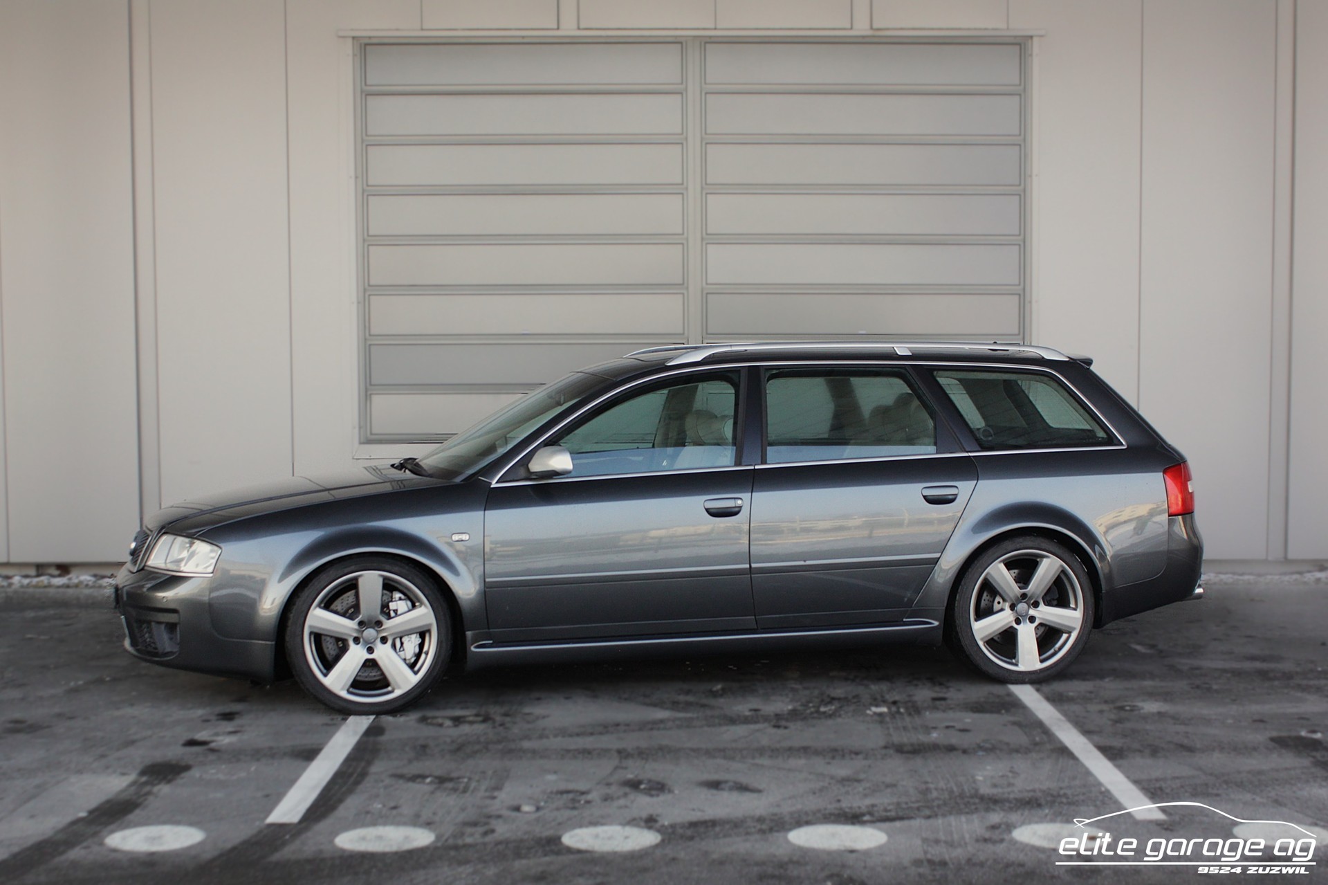 AUDI RS6 Avant QUATTRO SPORTEC 528 PS-image-0