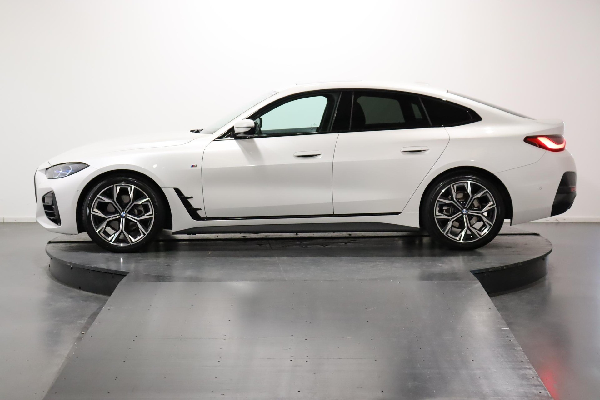 BMW 420d xDrive SAG Gran Coupé-image-1