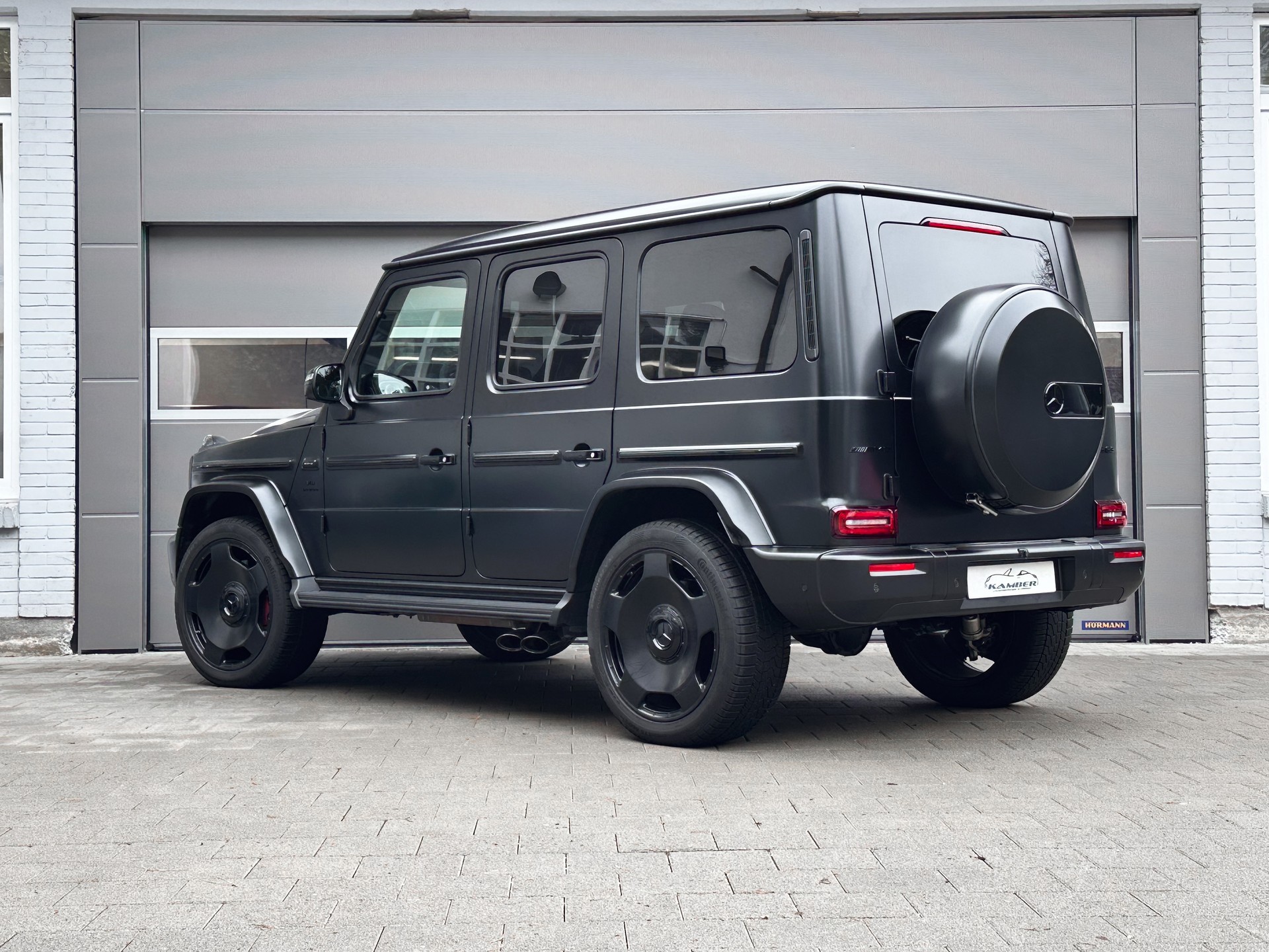 MERCEDES-BENZ G 63 AMG 9G-Tronic-image-2
