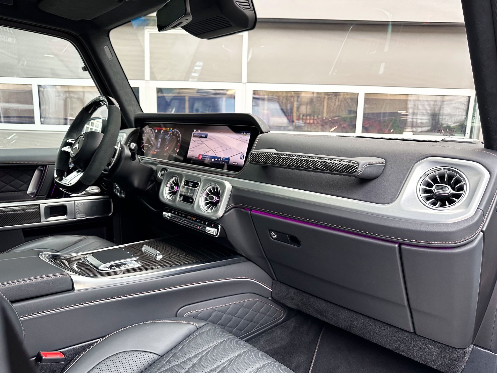 MERCEDES-BENZ G 63 AMG 9G-Tronic-image-18