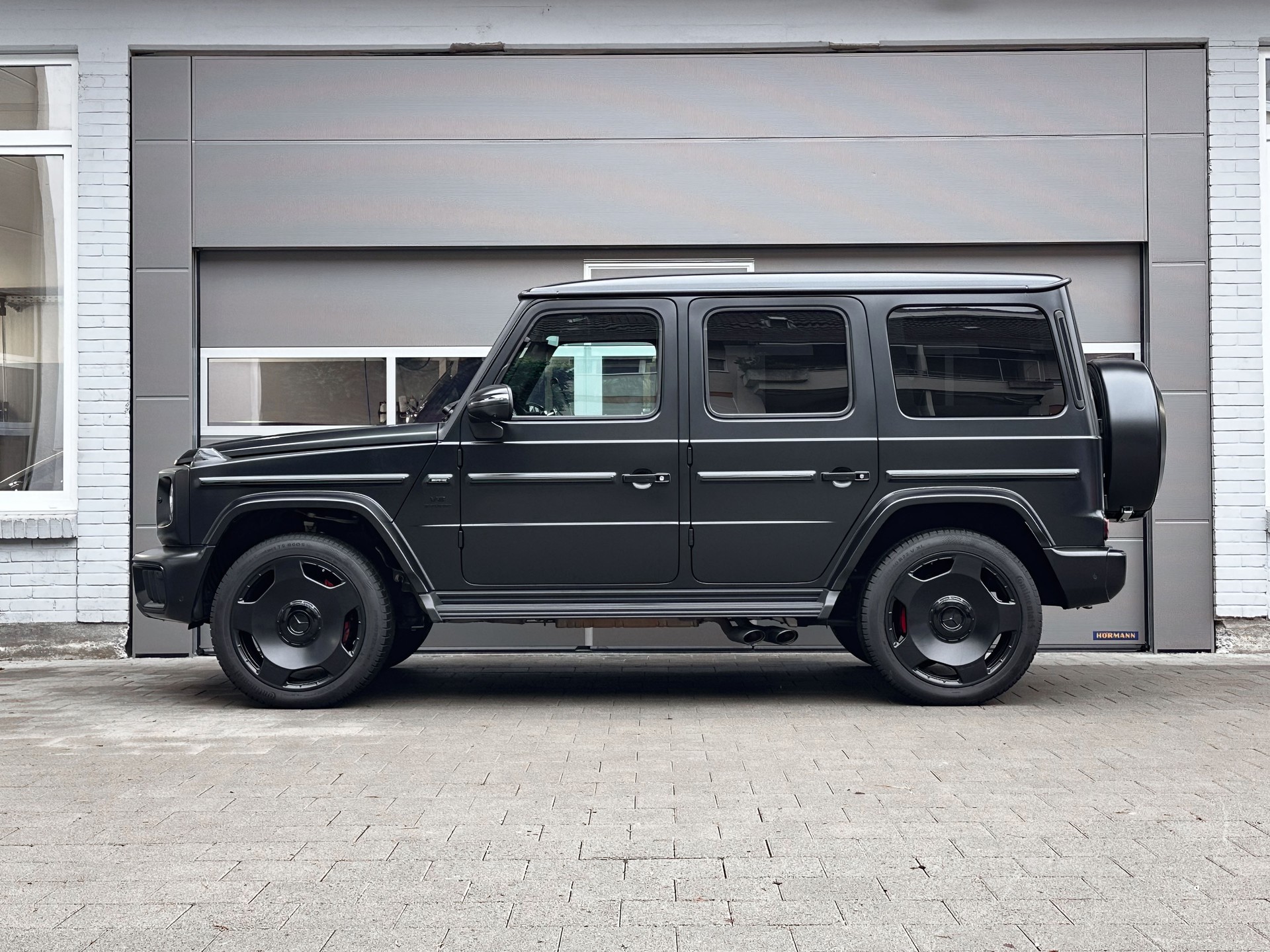 MERCEDES-BENZ G 63 AMG 9G-Tronic-image-1