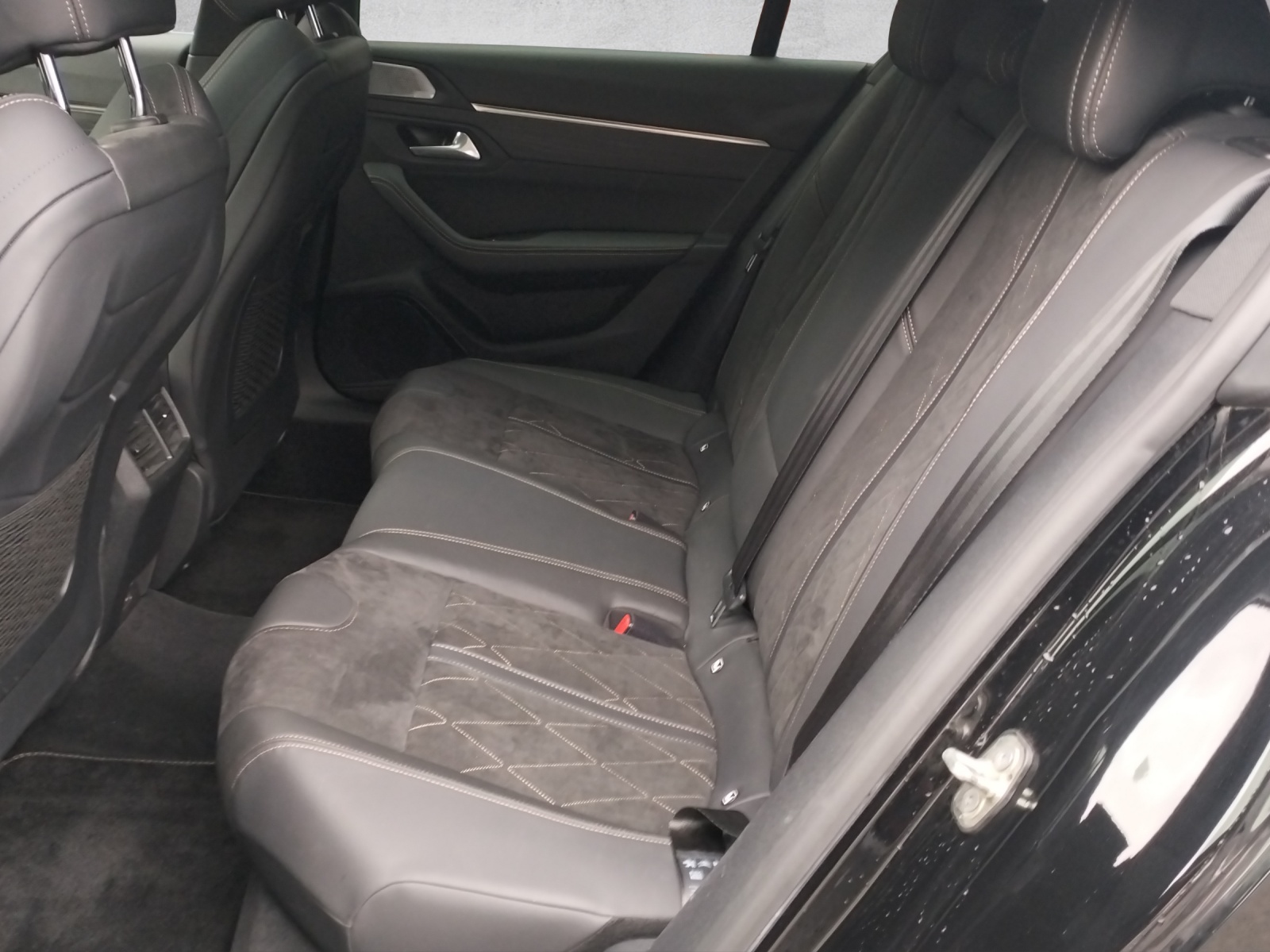 PEUGEOT 508 SW 1.6 Pure Tech GT EAT8-image-7