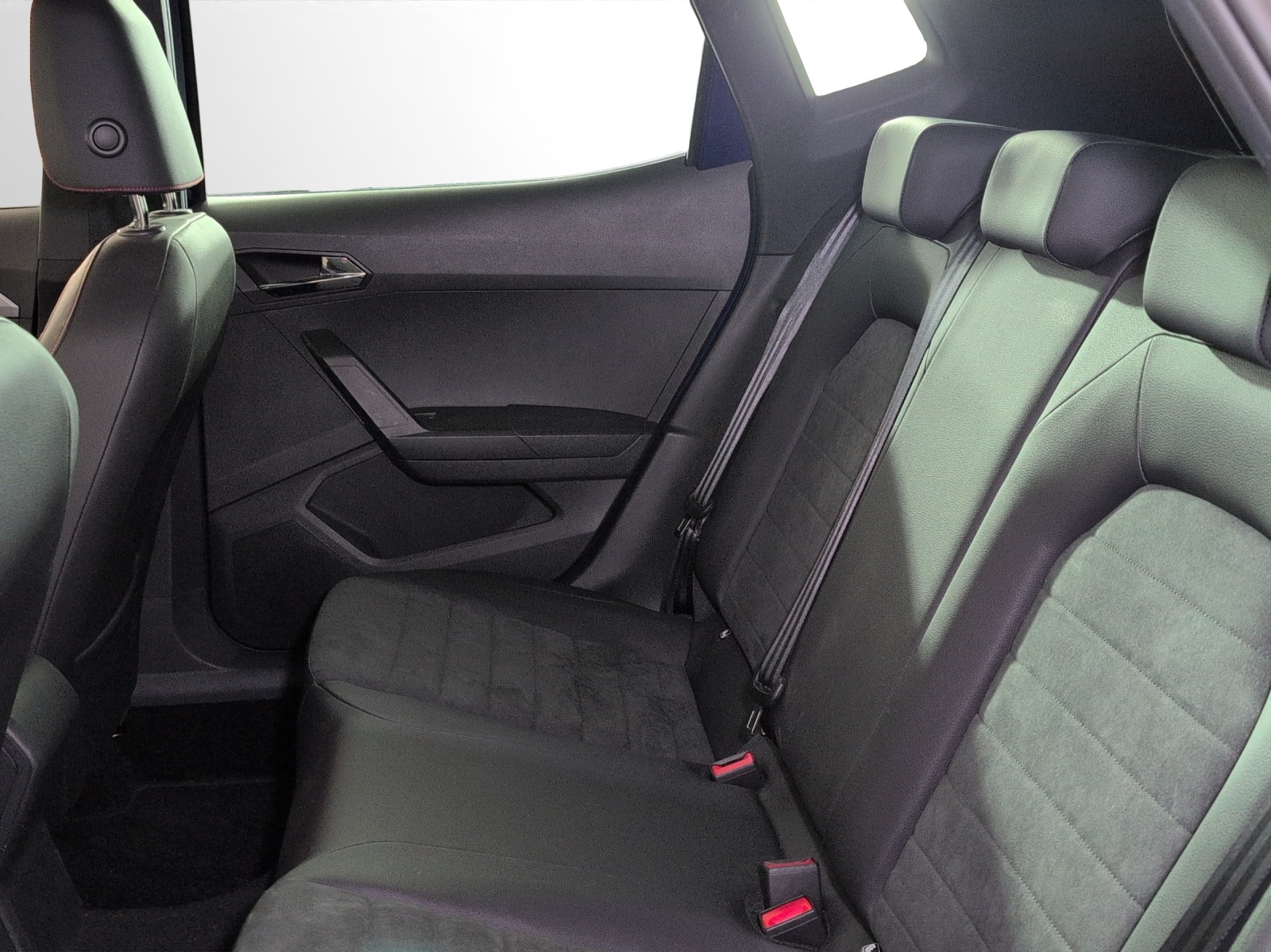 SEAT Arona 1.5 Eco TSI FR DSG-image-13