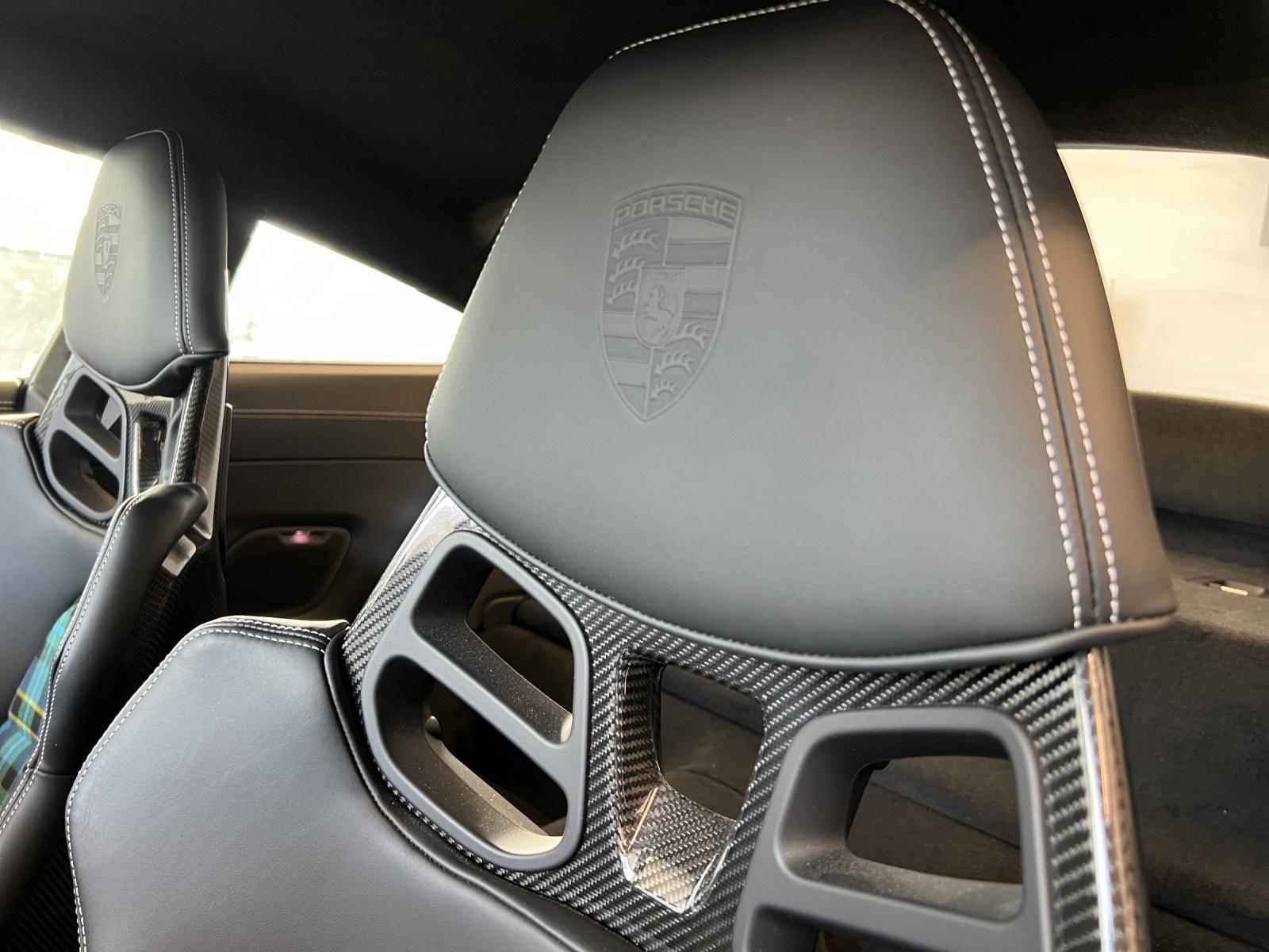PORSCHE 911 GT3 Touring-image-11