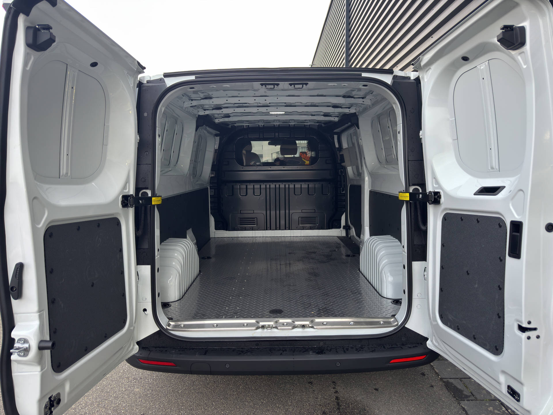 MAXUS Deliver 7 Kaw. L2H1 2.0 TD Base-image-10