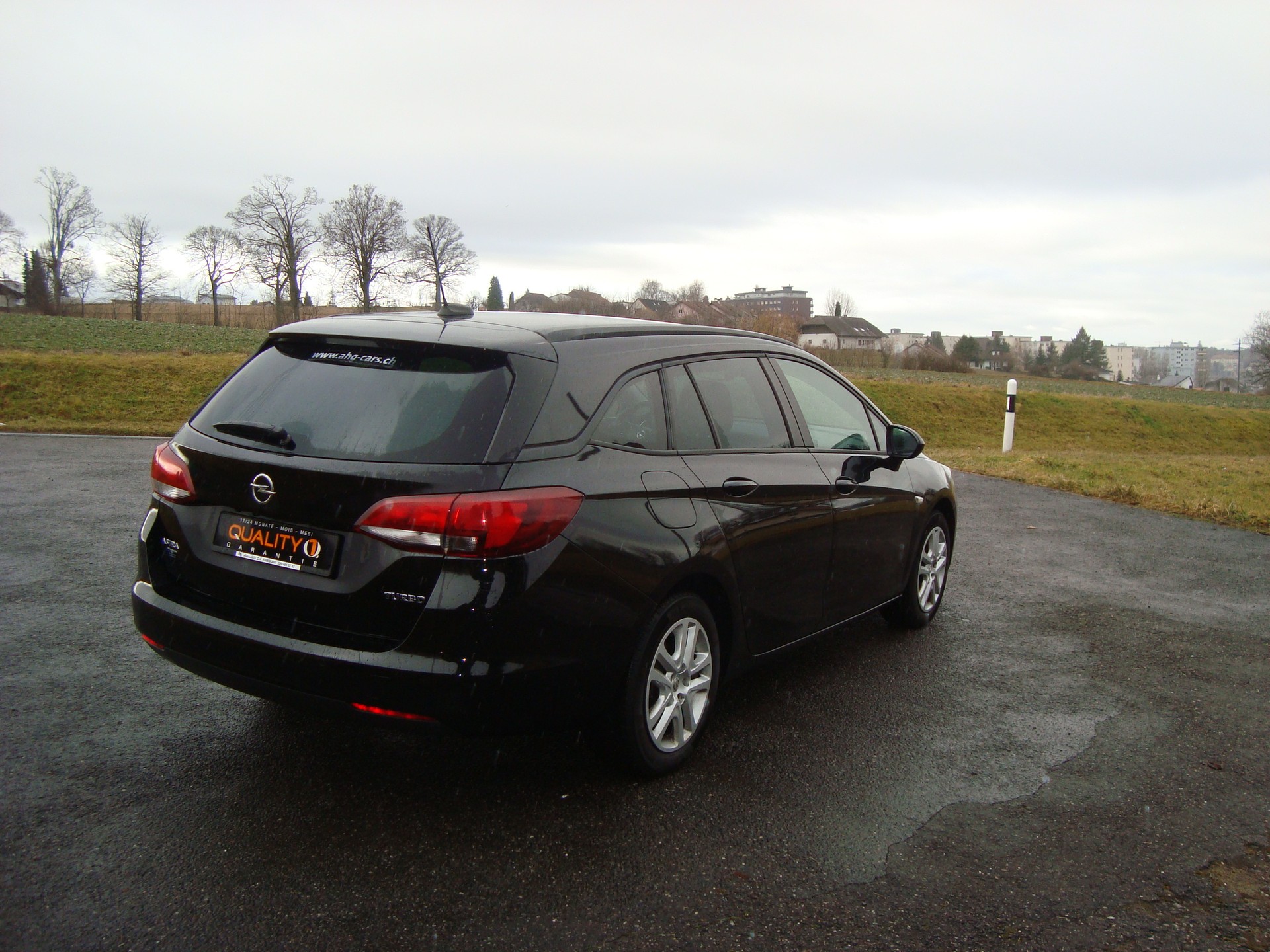 OPEL Astra Sports Tourer 1.4i Turbo Dynamic Automatic-image-2