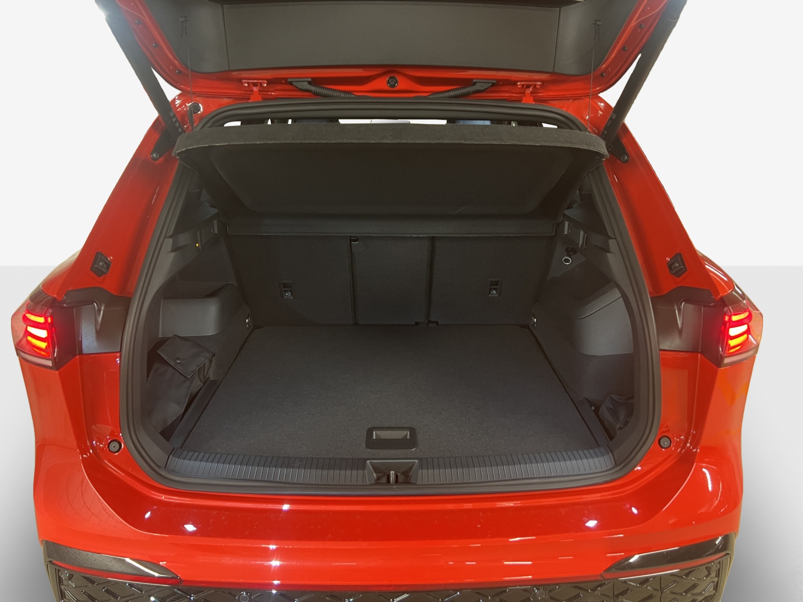 VW Tiguan 2.0 TSI DSG R-Line 4Motion-image-12