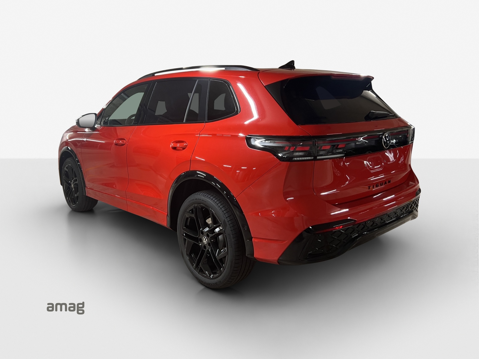 VW Tiguan 2.0 TSI DSG R-Line 4Motion-image-2