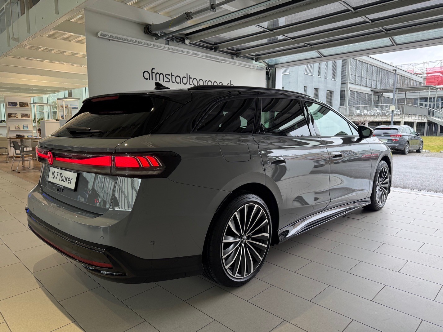 VW ID.7 Tourer Pro S 86 kWh Pro S United-image-5