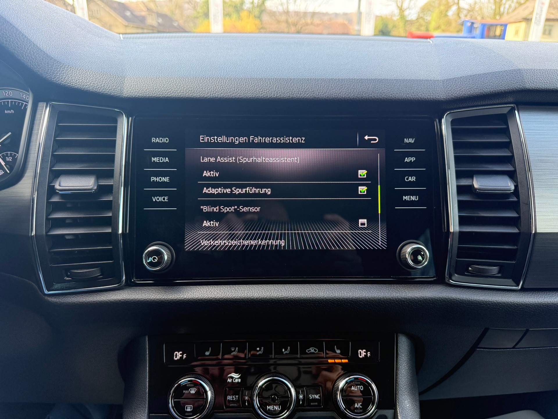 SKODA Kodiaq 2.0 TSI Ambition 4x4-image-9